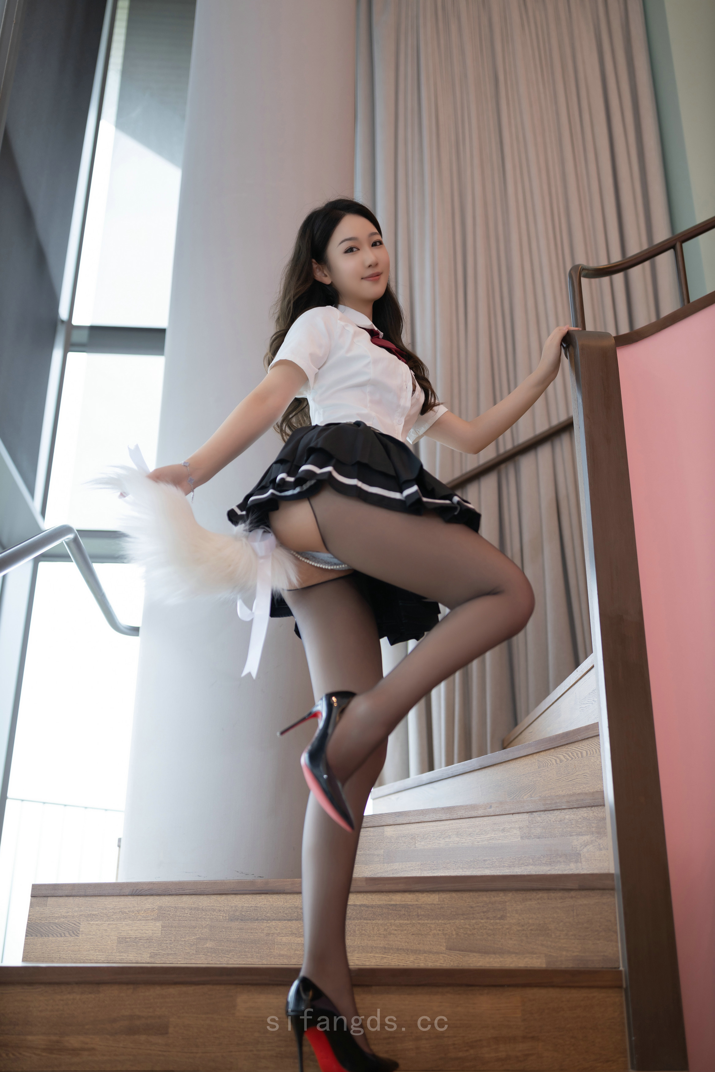 CJ惊现爆乳雅典娜cosplay活动拍摄