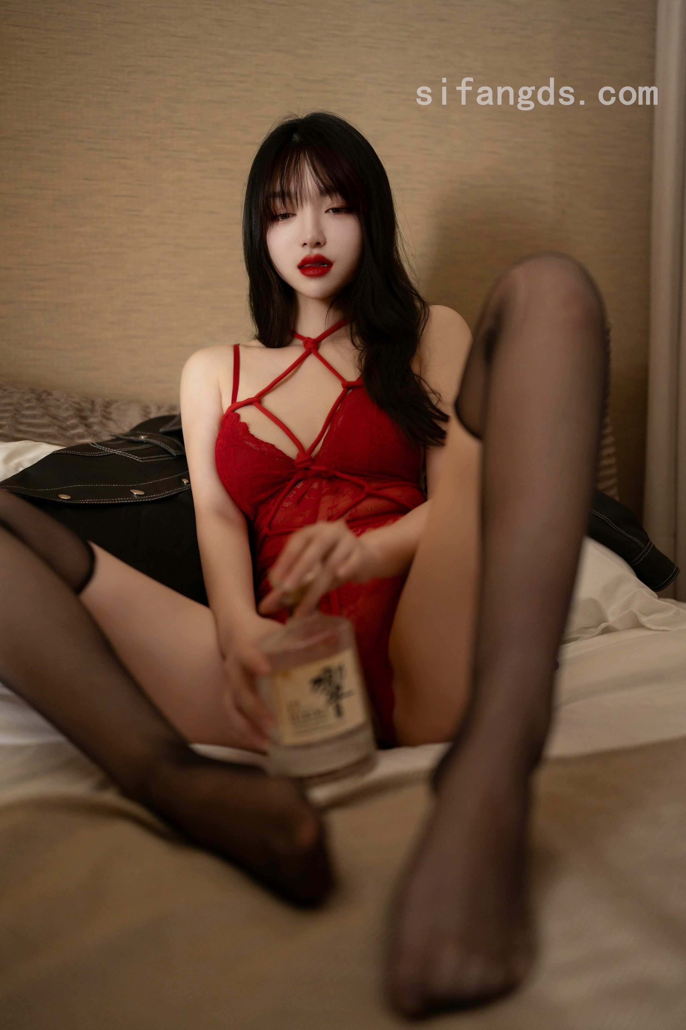 爆乳美女瑞莎玉体裸露大尺度密桃臀阴图片