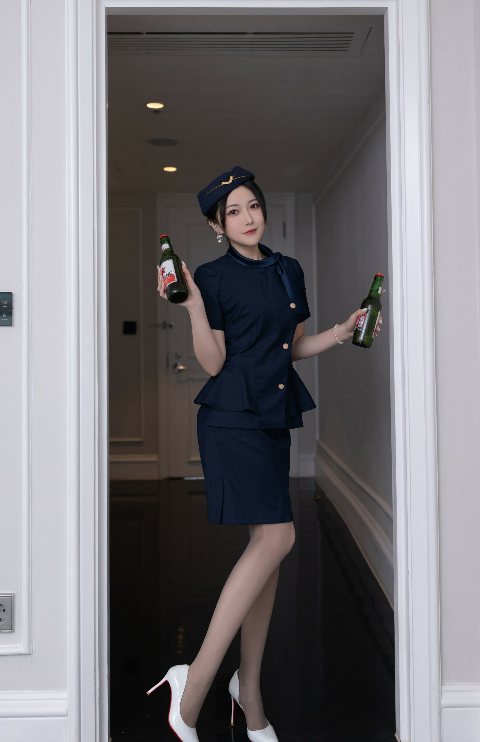 17岁粉嫩大胸美女主播赵姿瑜Mom火爆自拍私房照