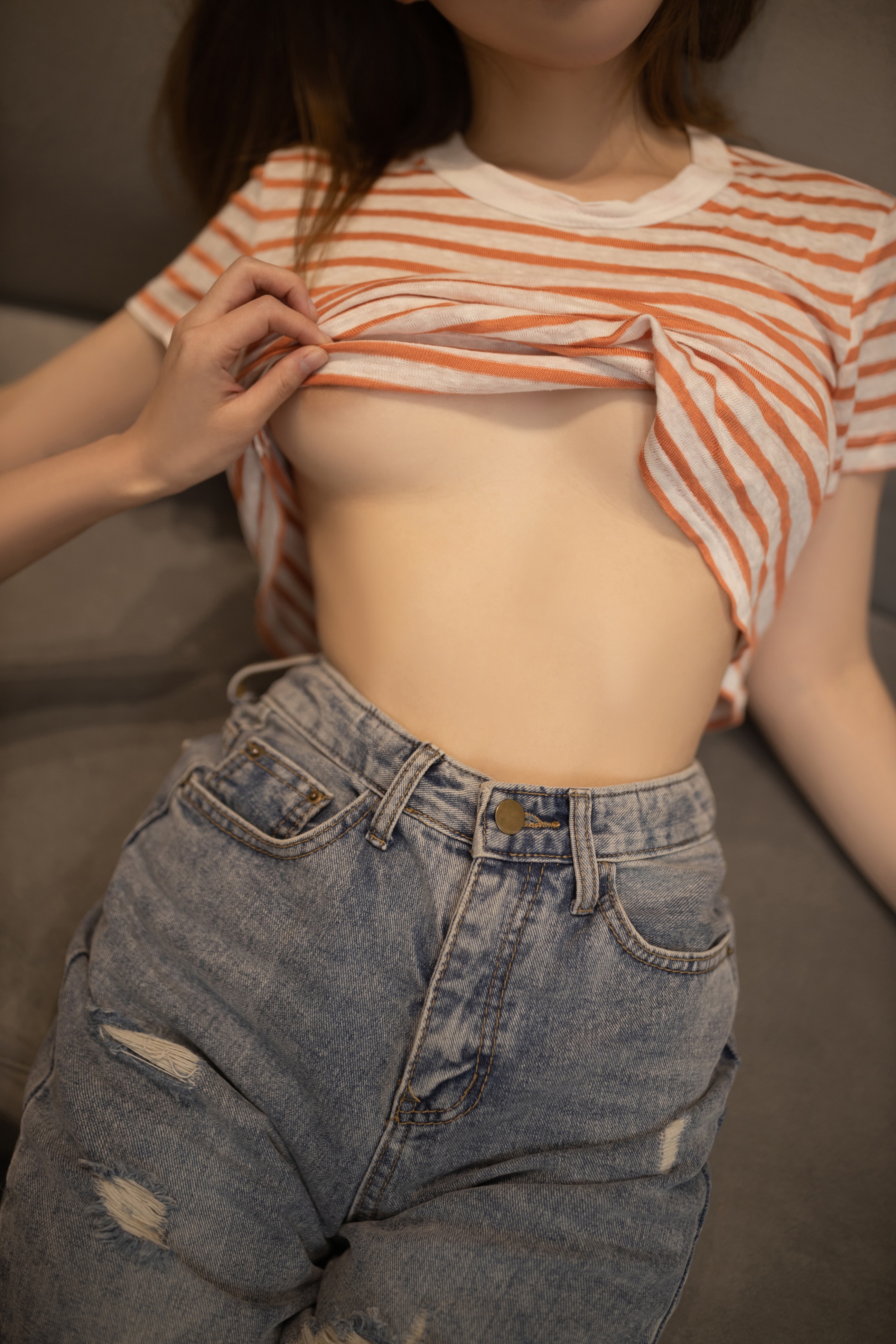 丁字裤美臀美女小热巴赤裸全身无内裤女图片(50) - 图373470