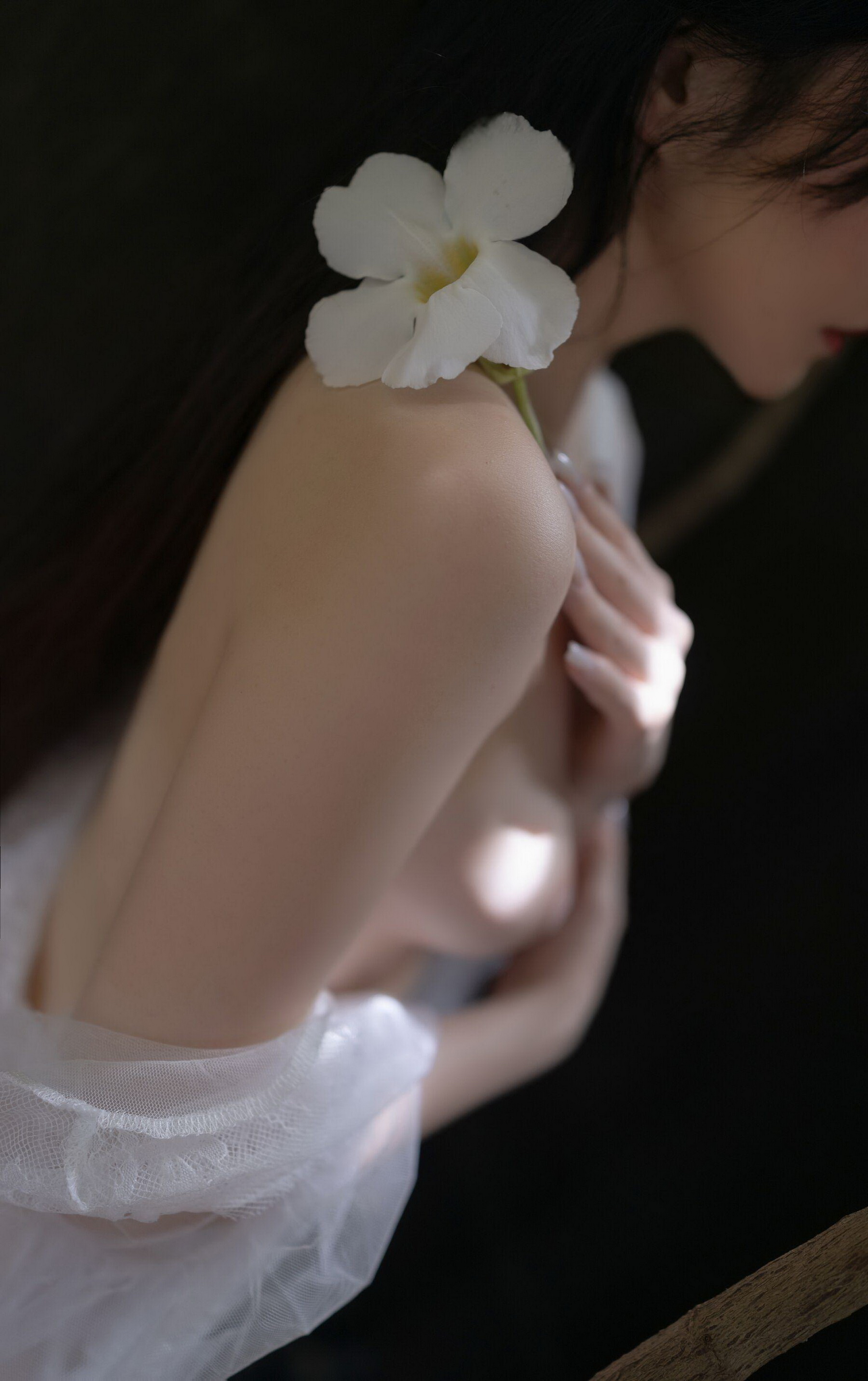 推女郎妖姬美女哈尼宝宝大尺度真空美乳撸管长腿私房艺术照