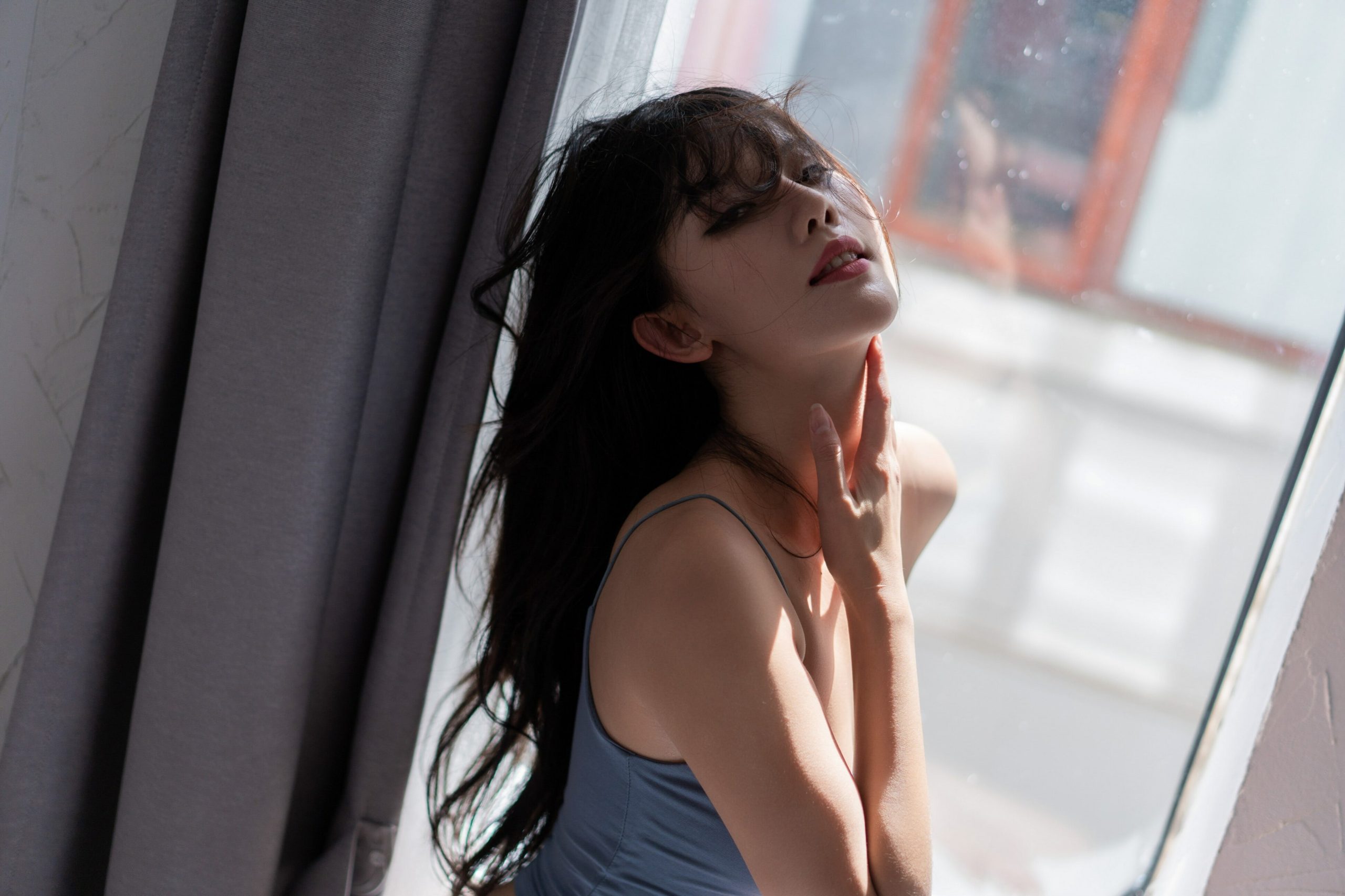 台湾丝袜美腿模特Miki玉女横陈写真