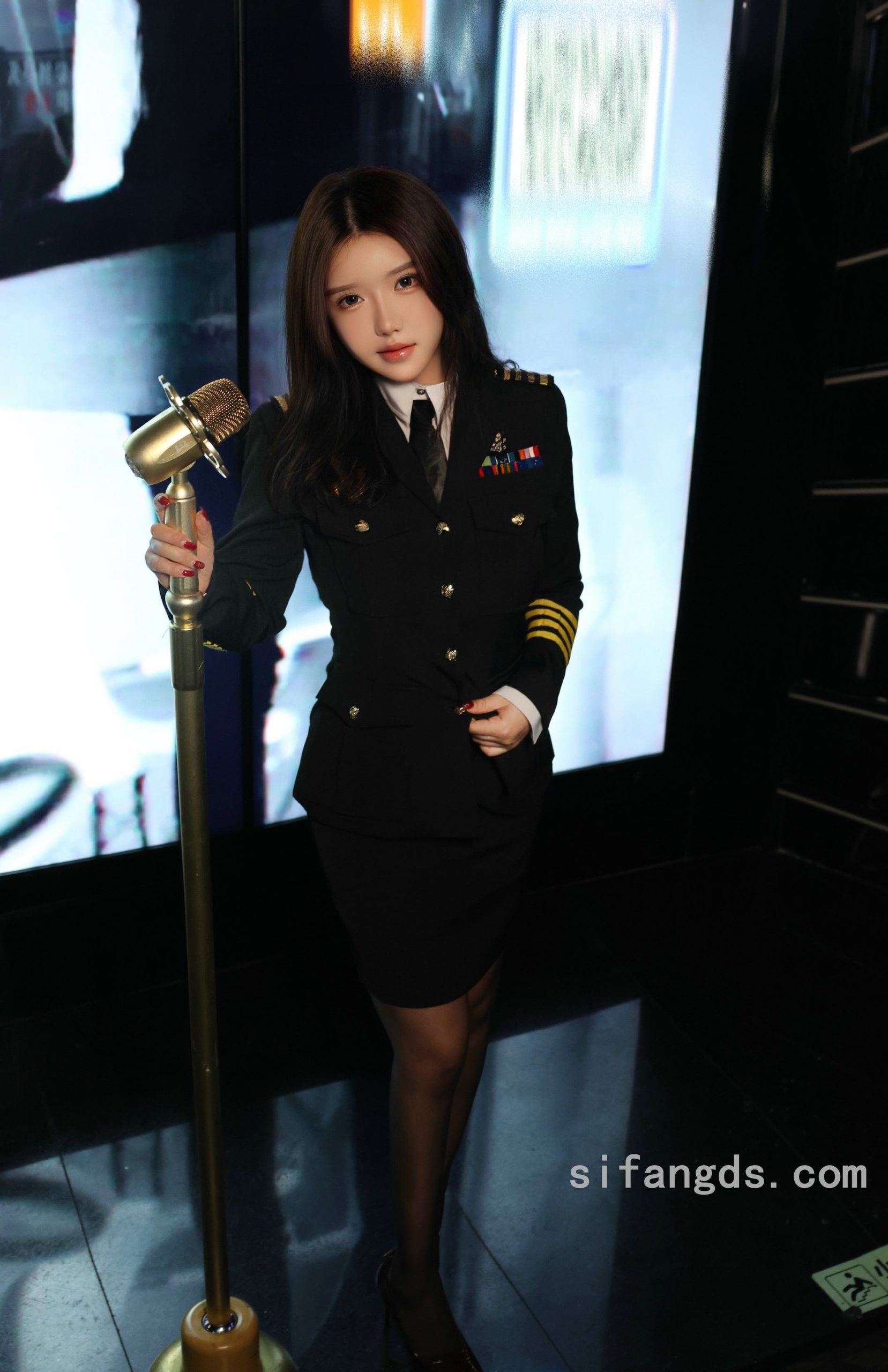 全祼女小雨野外极致露出美女私密写真集