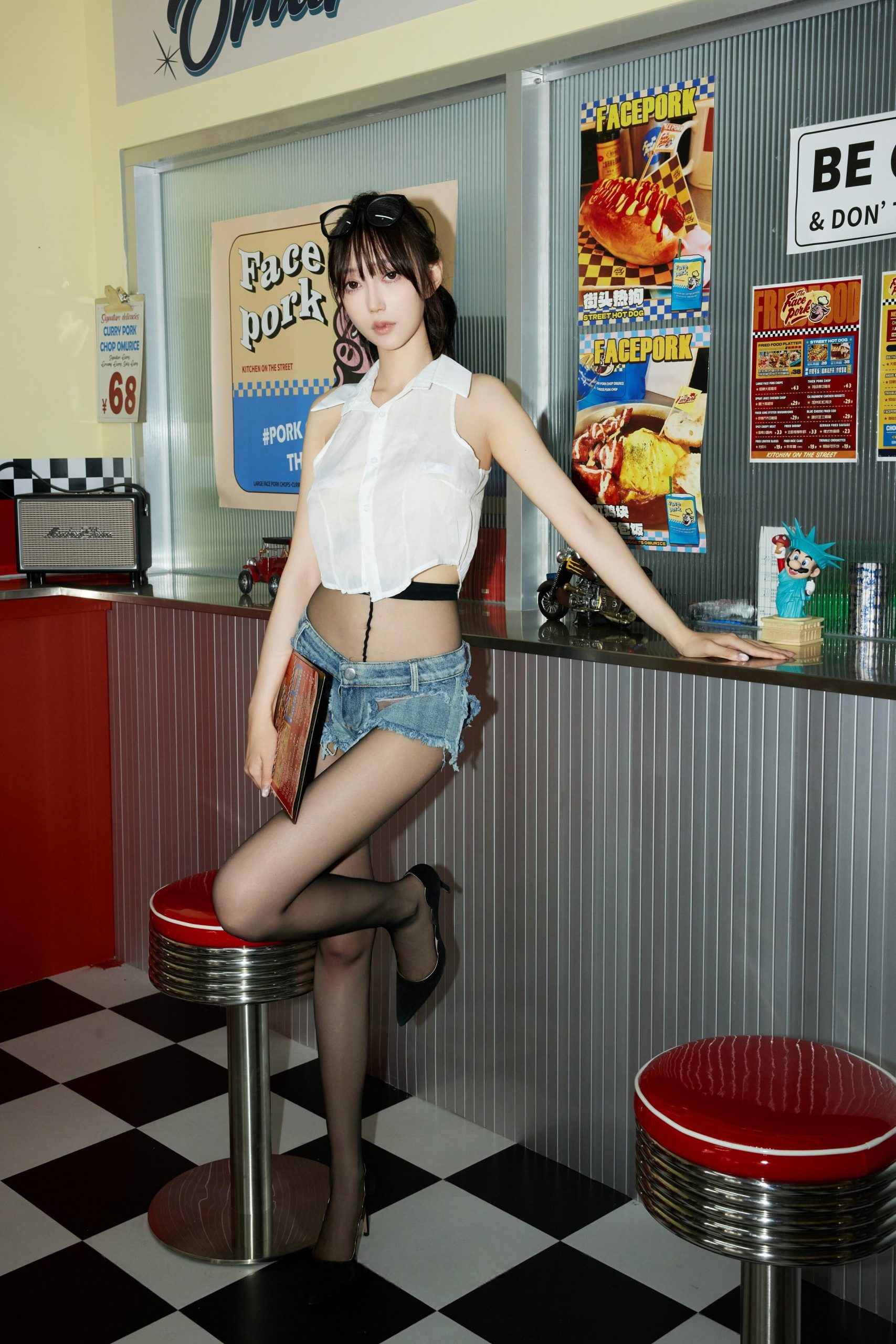 美女嫩模大尺度裸胸翘臀合集 黄金美女网站免费(30)