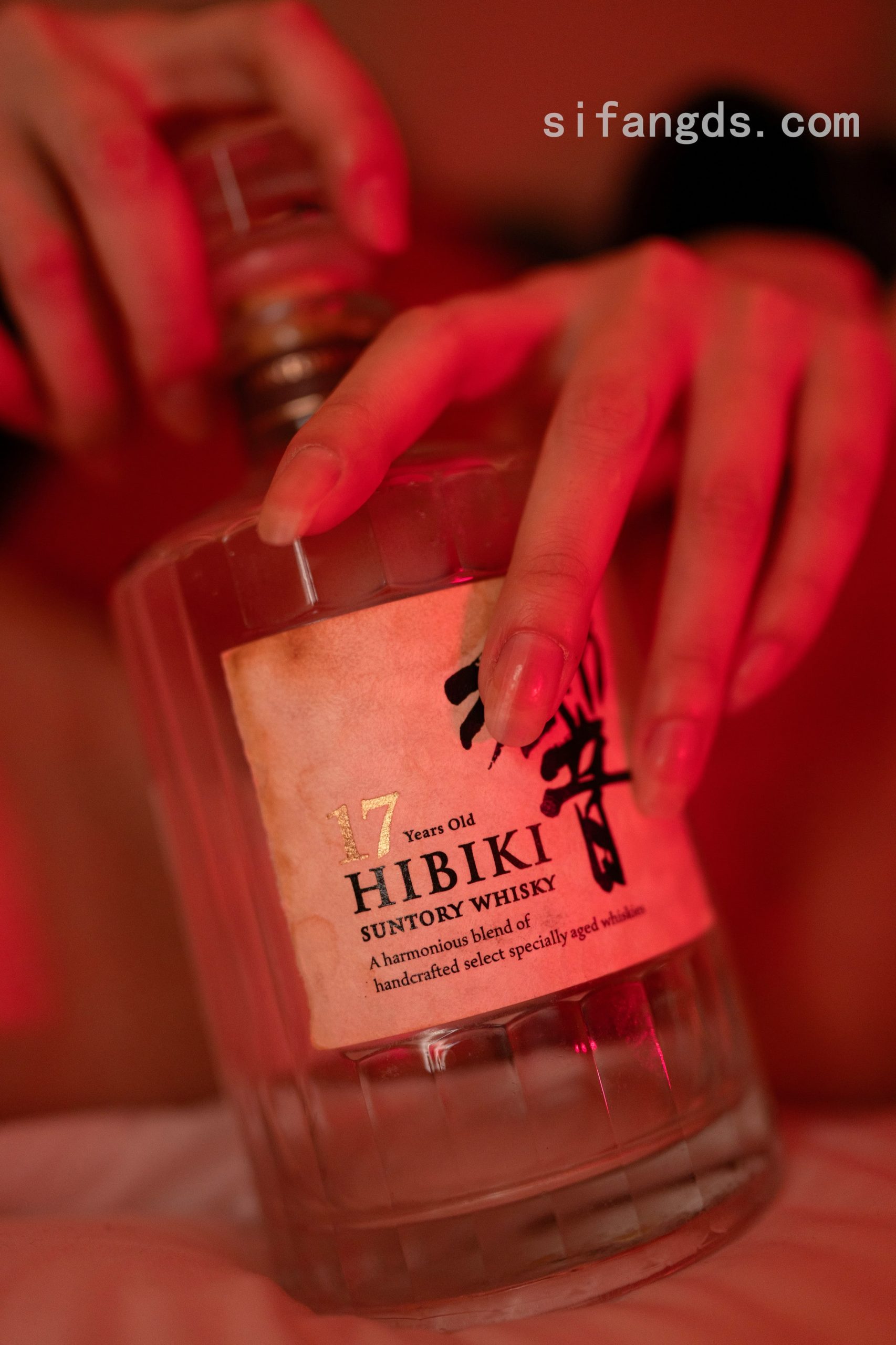 惊艳美女嫩模大胆全裸出镜 - 和按摩师做爱