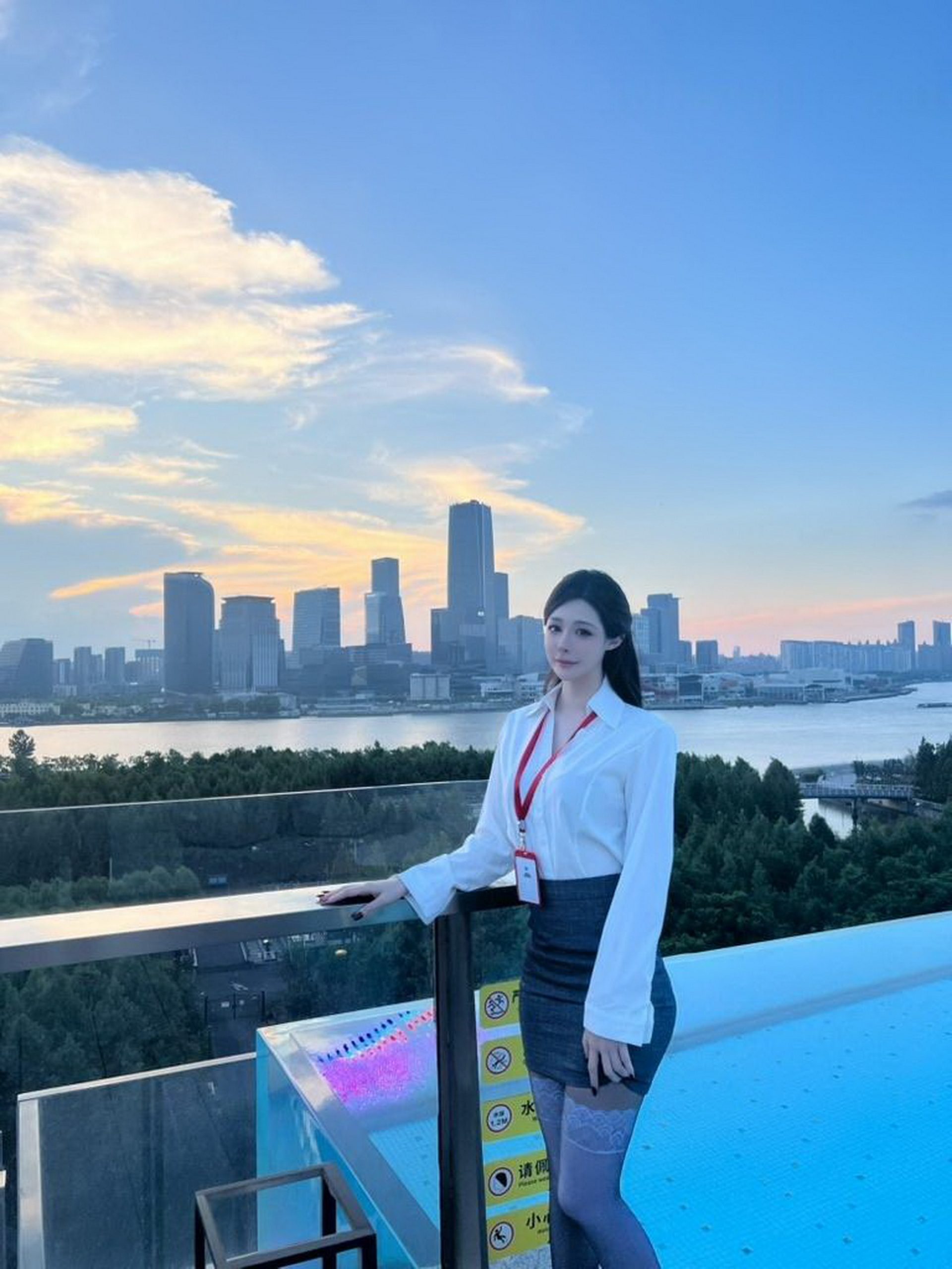 台湾丝袜美腿模特Miki玉女横陈写真(6) - 妻子被人上