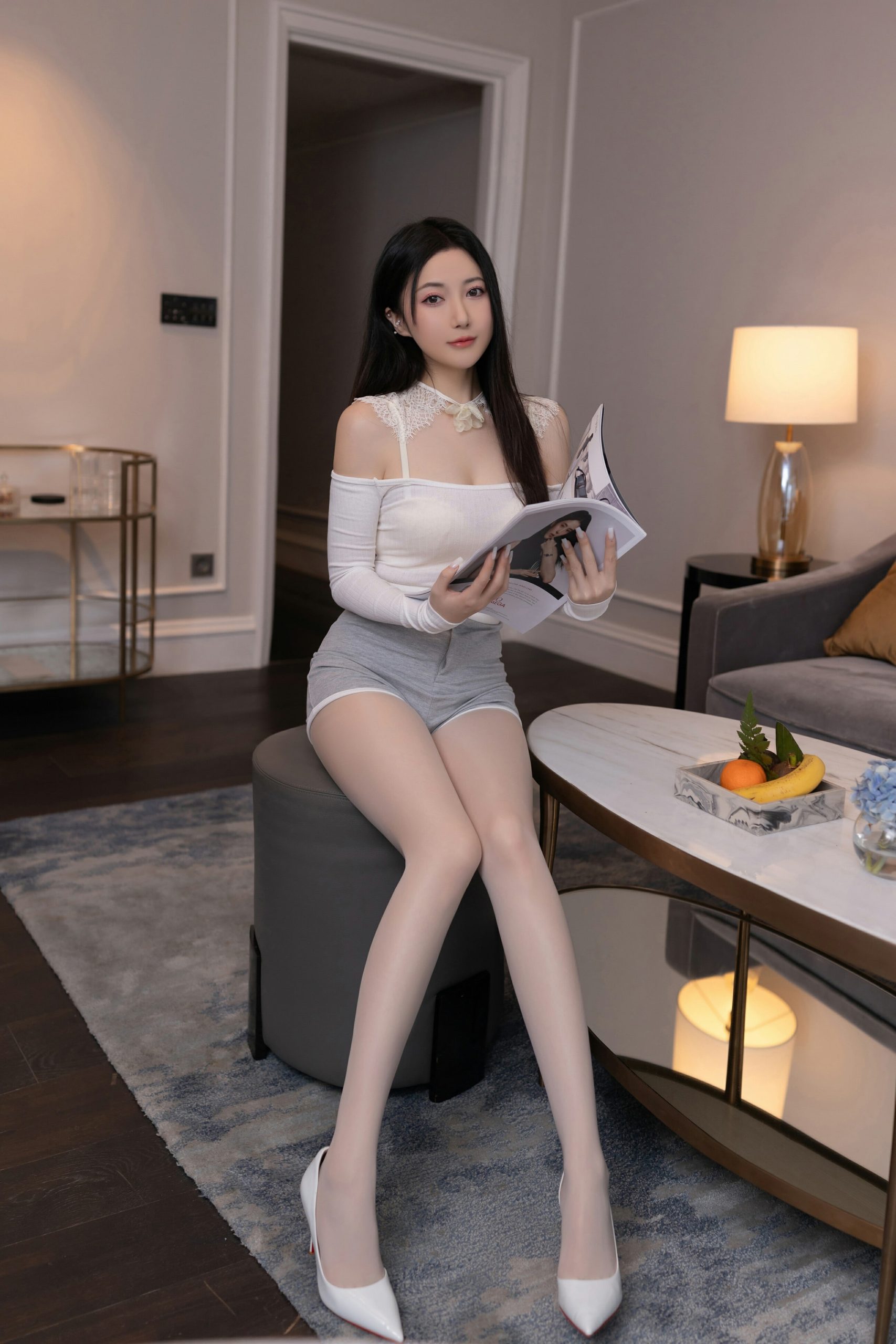 巨乳女神汤芳空姐制服2017沟沟女毛多阴部人体艺术写真(30) - 秀人白小蝶無聖光