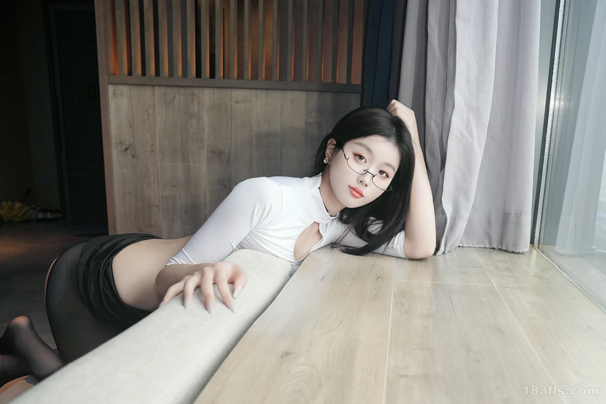 洛天依性感动漫美女被虐吸奶图片