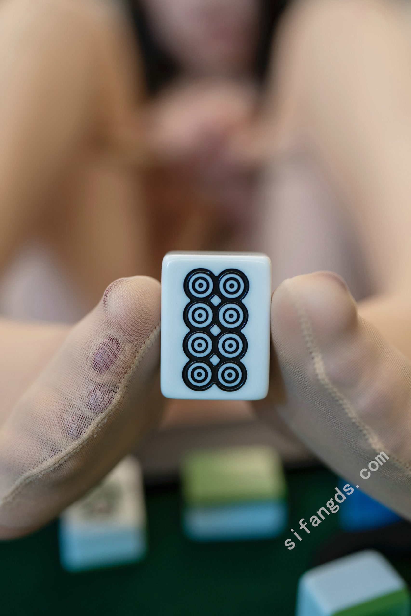 极品人妻黄乐然车震姿势销魂肉体半裸上身系列艺术图片