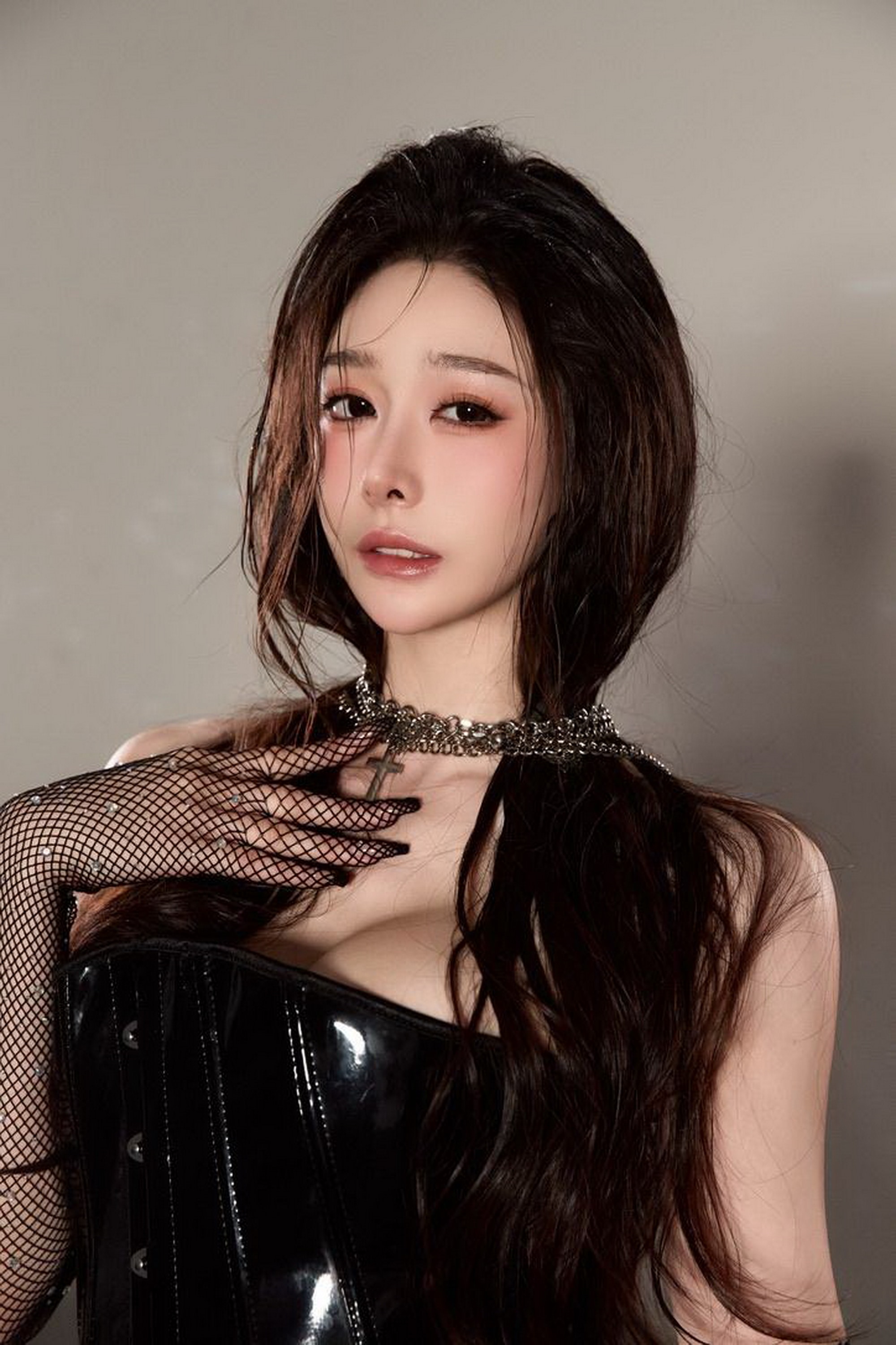 内衣名模金美辛性感喷血写真