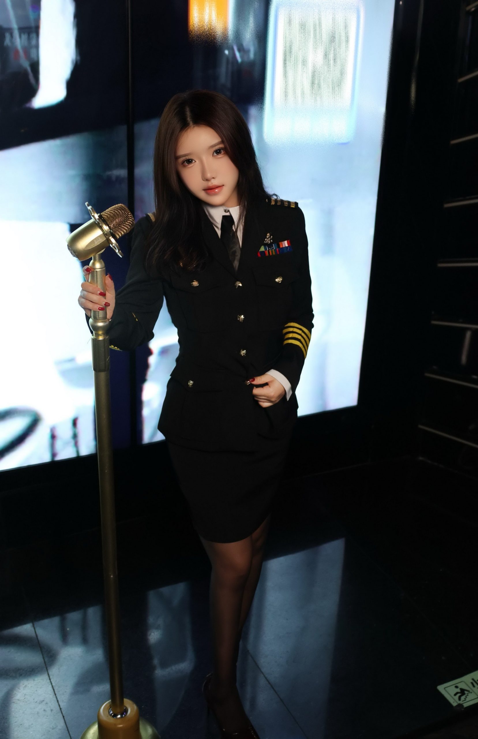 美女沐若昕性感薄纱睡衣浴室湿身裸体遮胸光屁屁诱惑