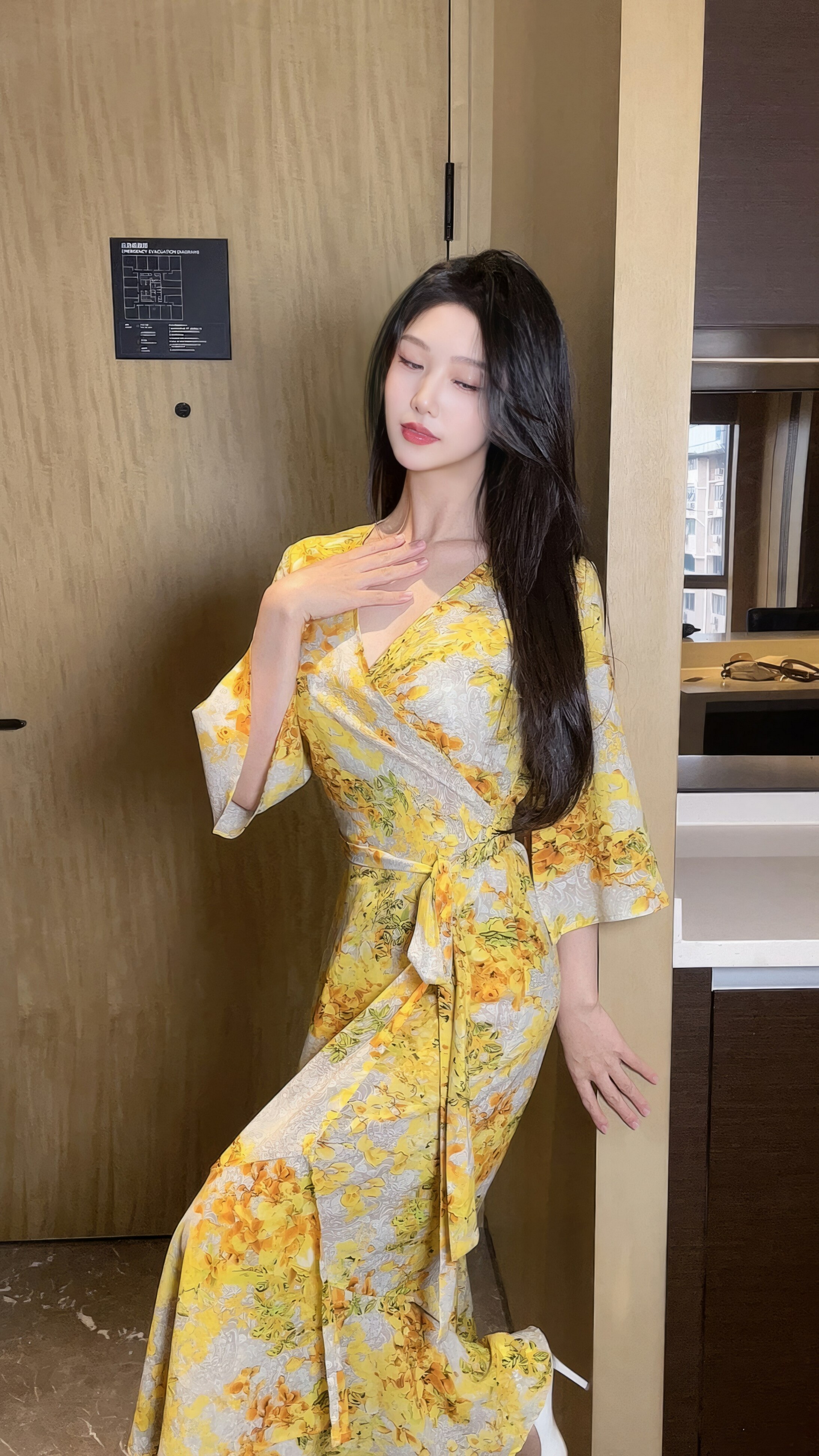 日本90年代巨乳美女吉田里深大尺度诱人写真