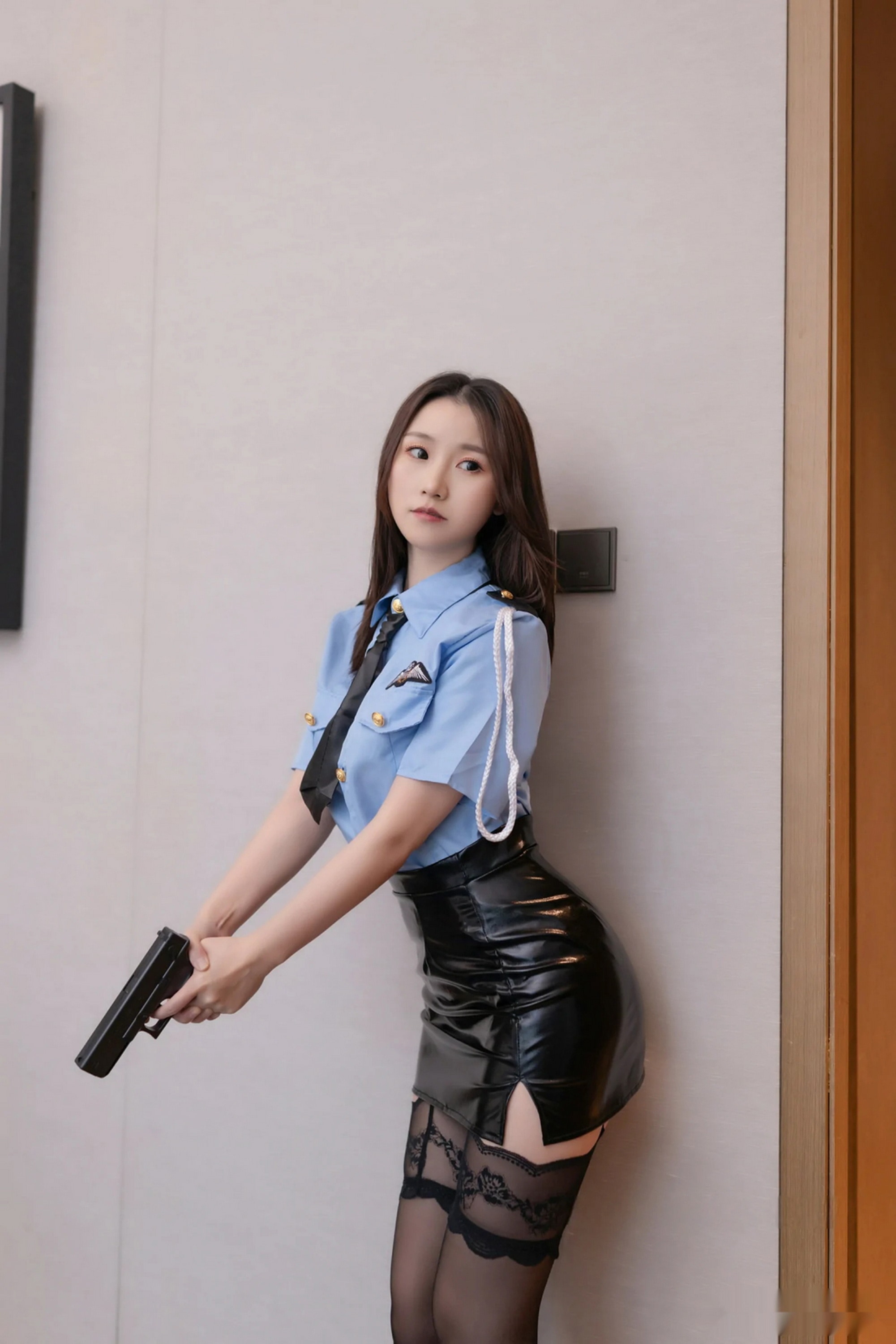 美女邪恶种子内涵图片之坐在后座的我早已把持不住