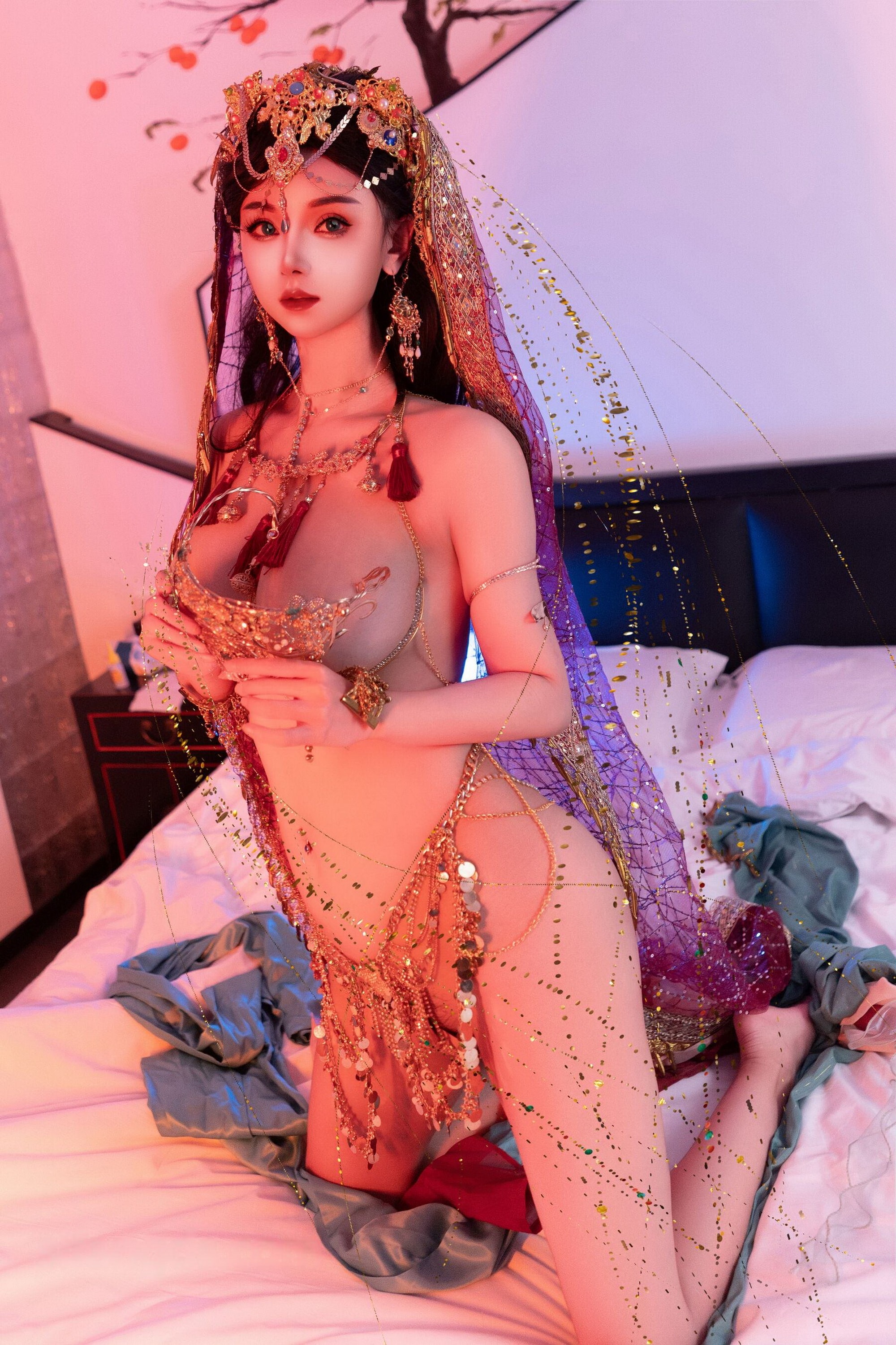 超性感动漫巨乳美女黄图