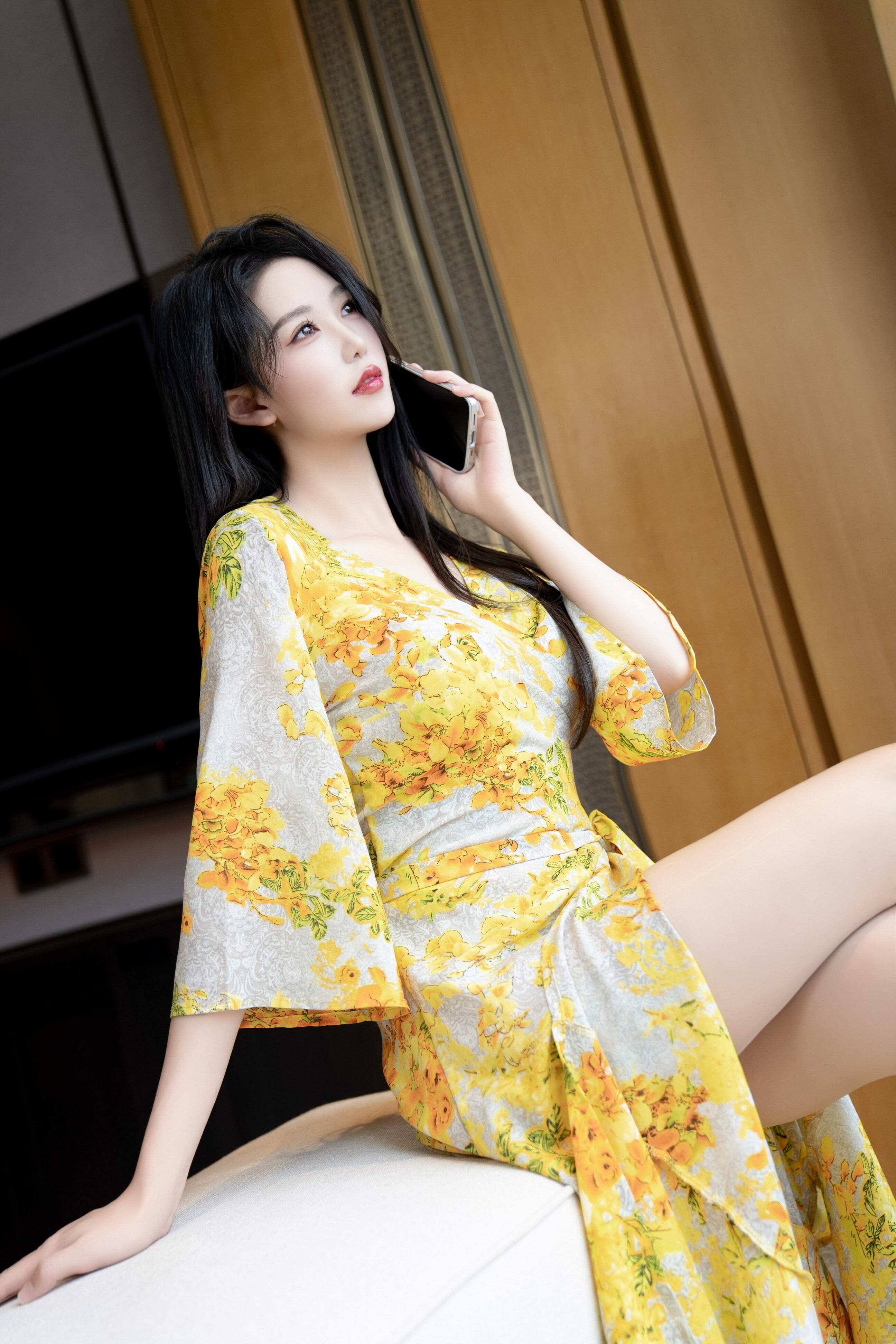 丰满裸胸美女徐微微巨大嫩乳露100%奶头的美女图片(20)