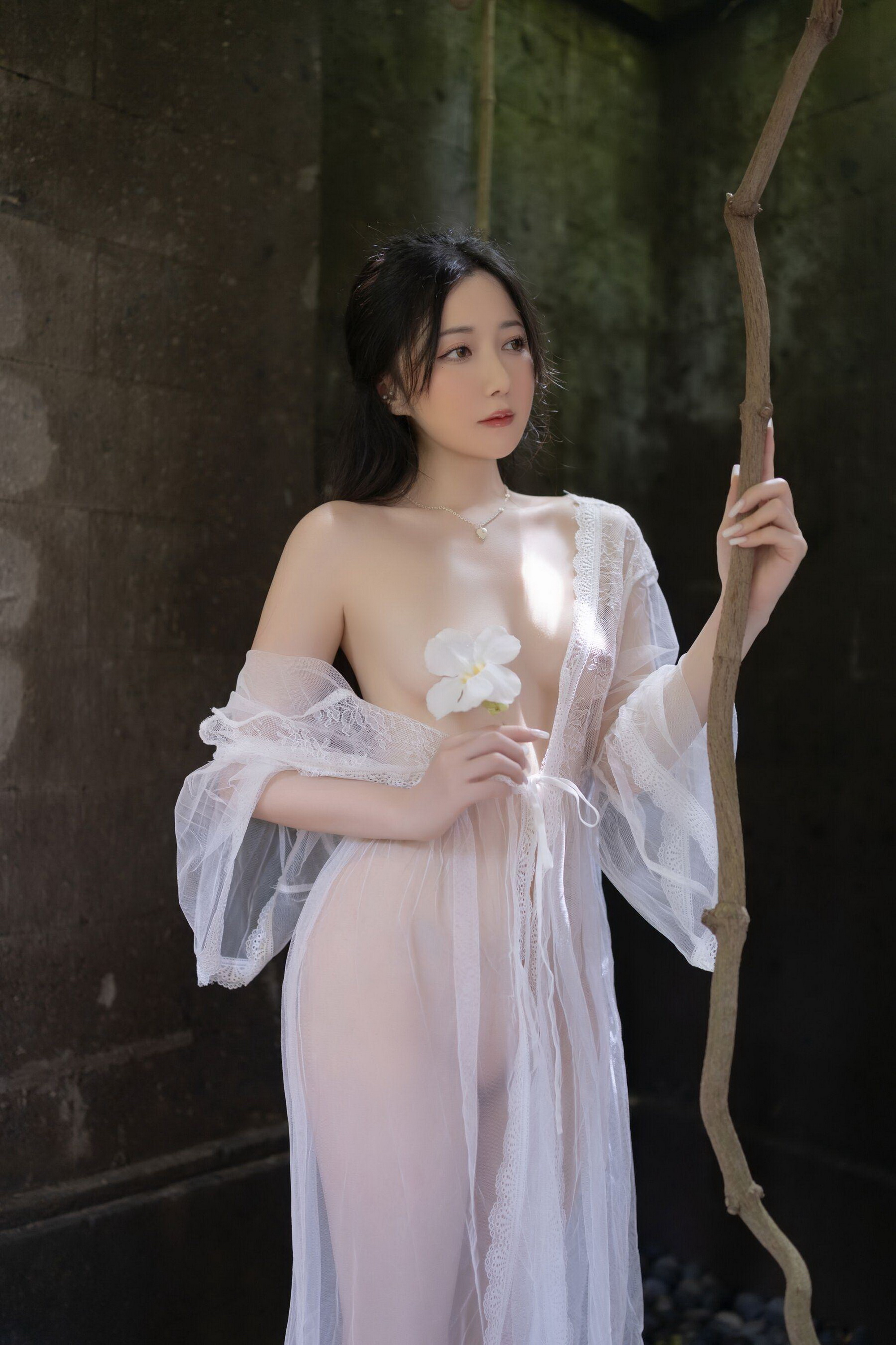 美女窝尤物黄歆苑极度诱人的mm屁屁人体图片