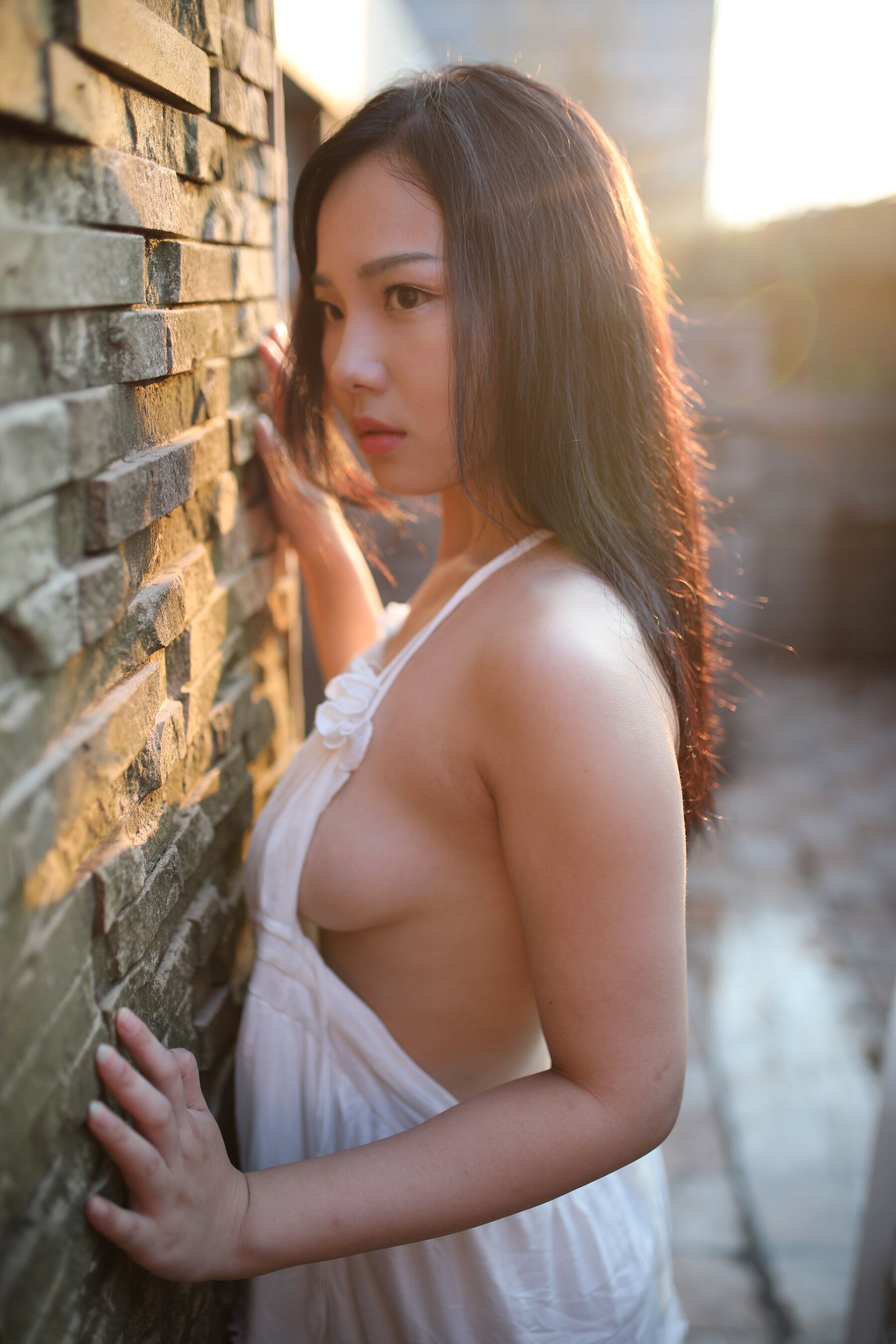 风俗媚娘巨乳紧身透视内裤看见B逼毛人体诱惑