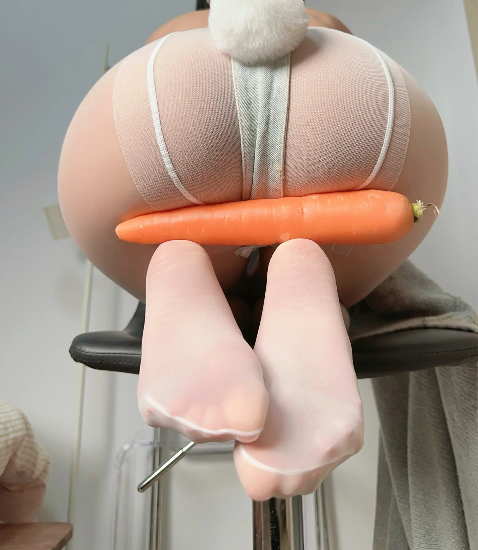 69美女秀场巨乳少妇李雅豪乳内衣细腰肥臀人体图片