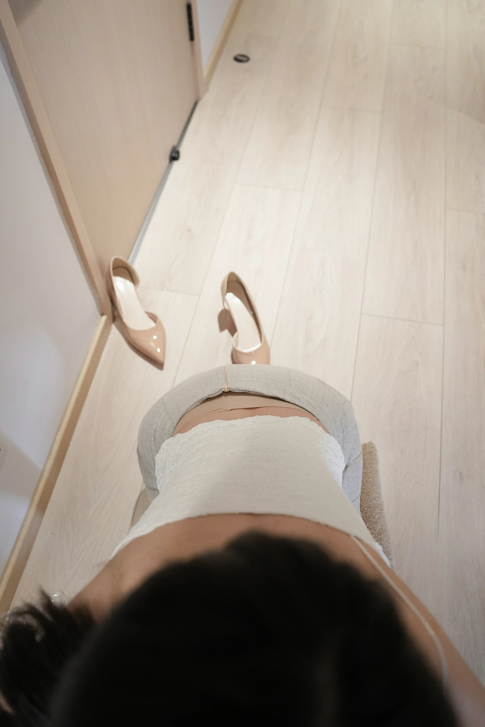 西西美女若兮高挑丝袜下体露毛bb诱惑 - 国产精品 深喉爆操小娇躯