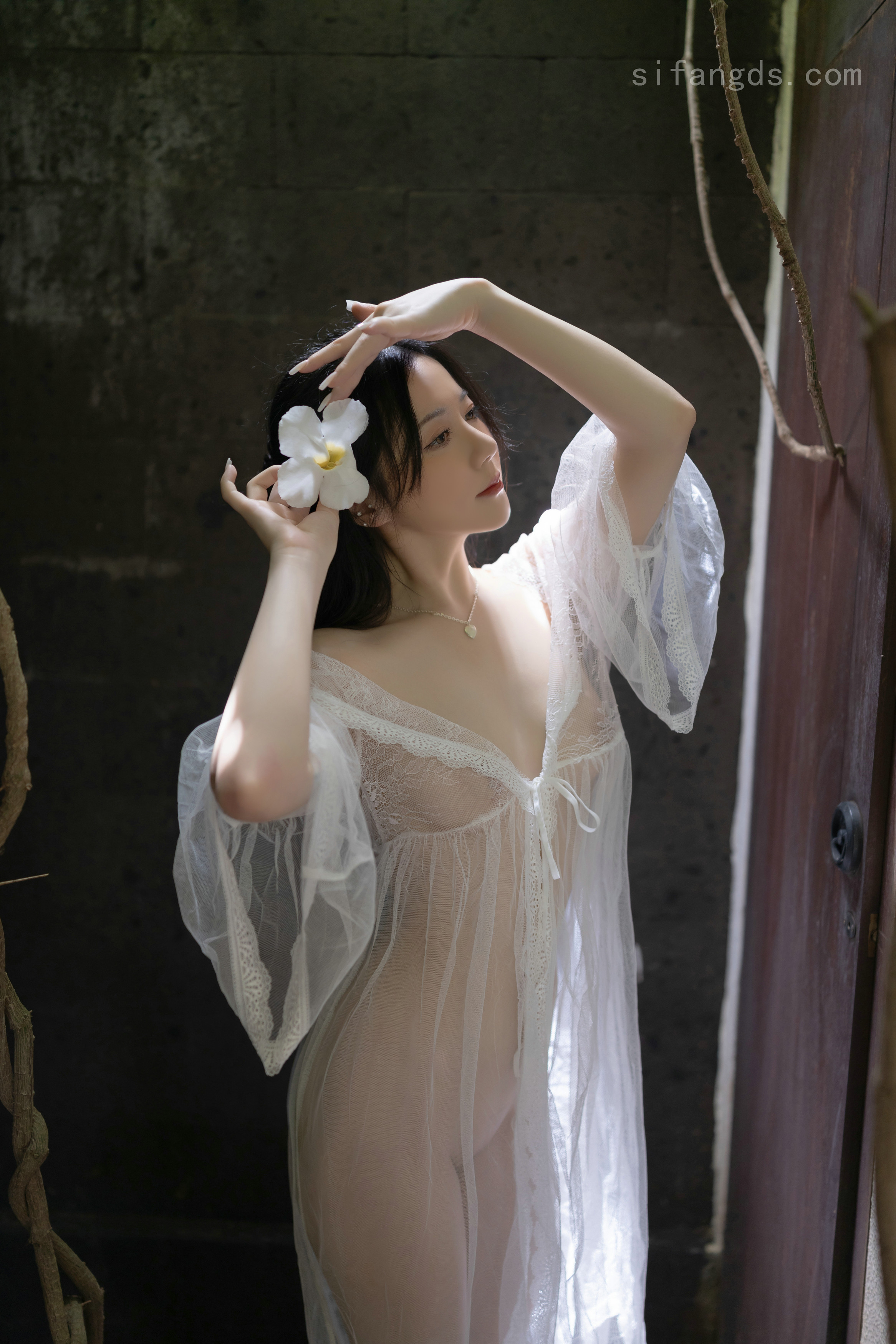 雷到死美女邪恶gif动态图 - 图908194