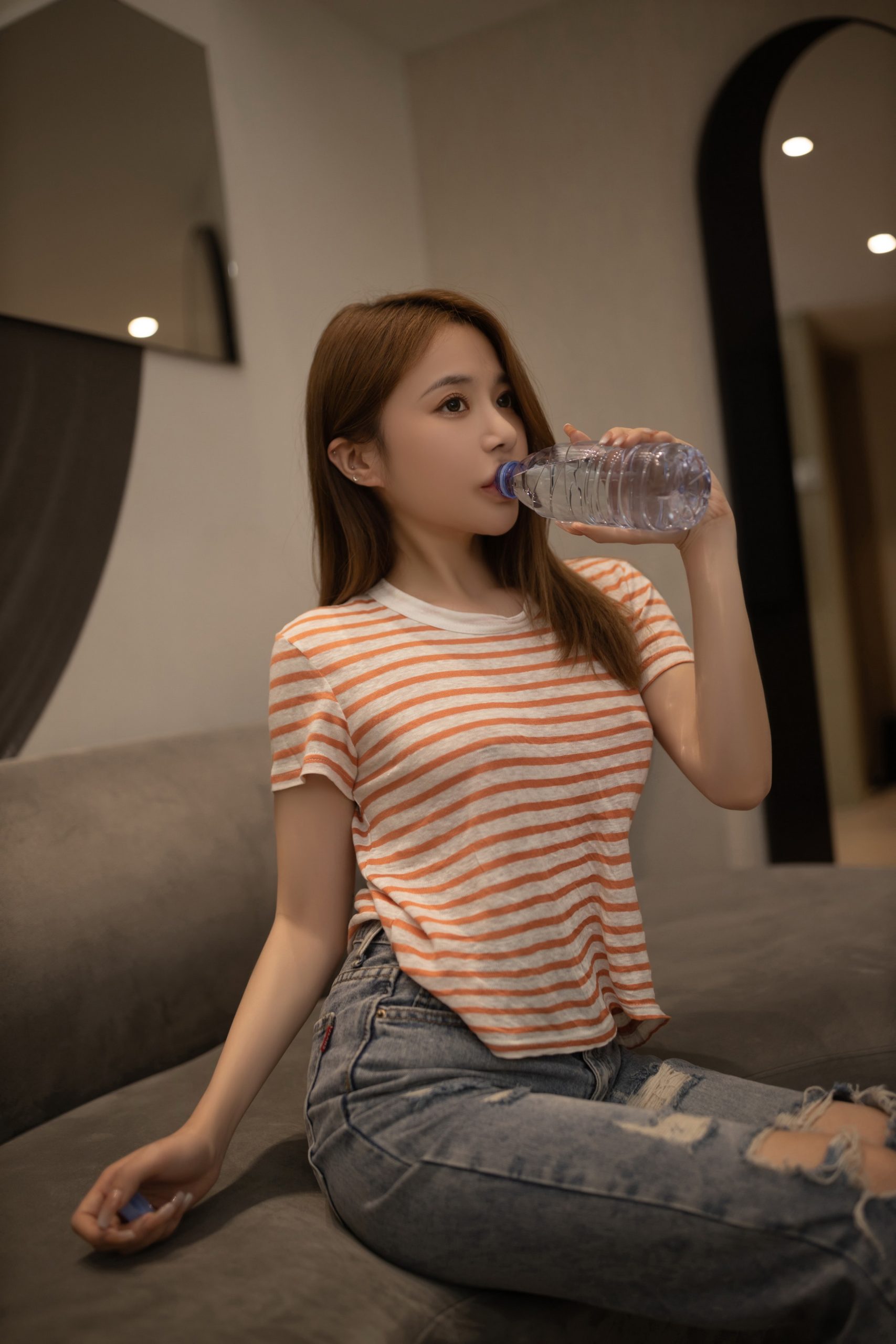 美女窝尤物黄歆苑极度诱人的mm屁屁人体图片