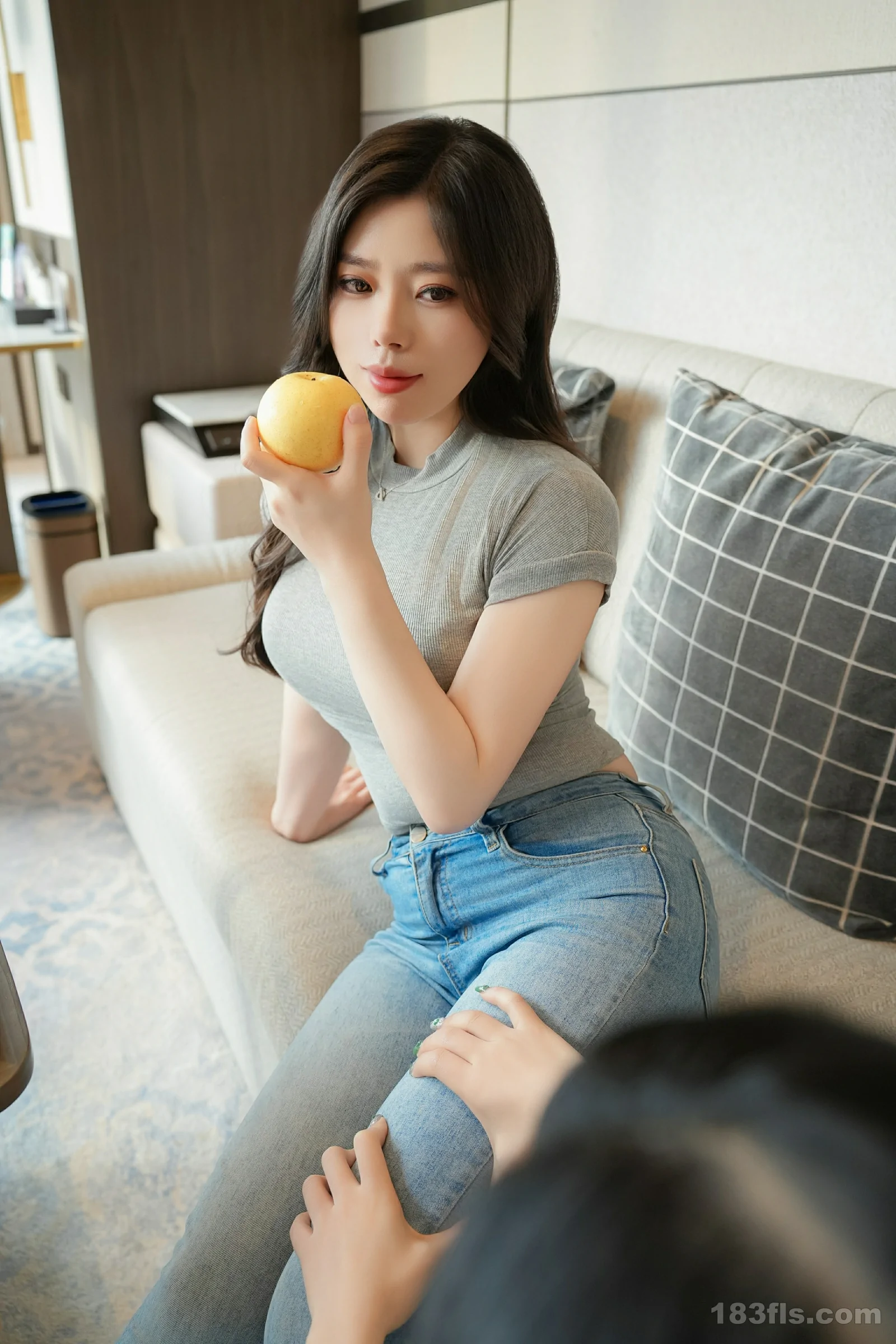 动漫西装帅哥漫画图片