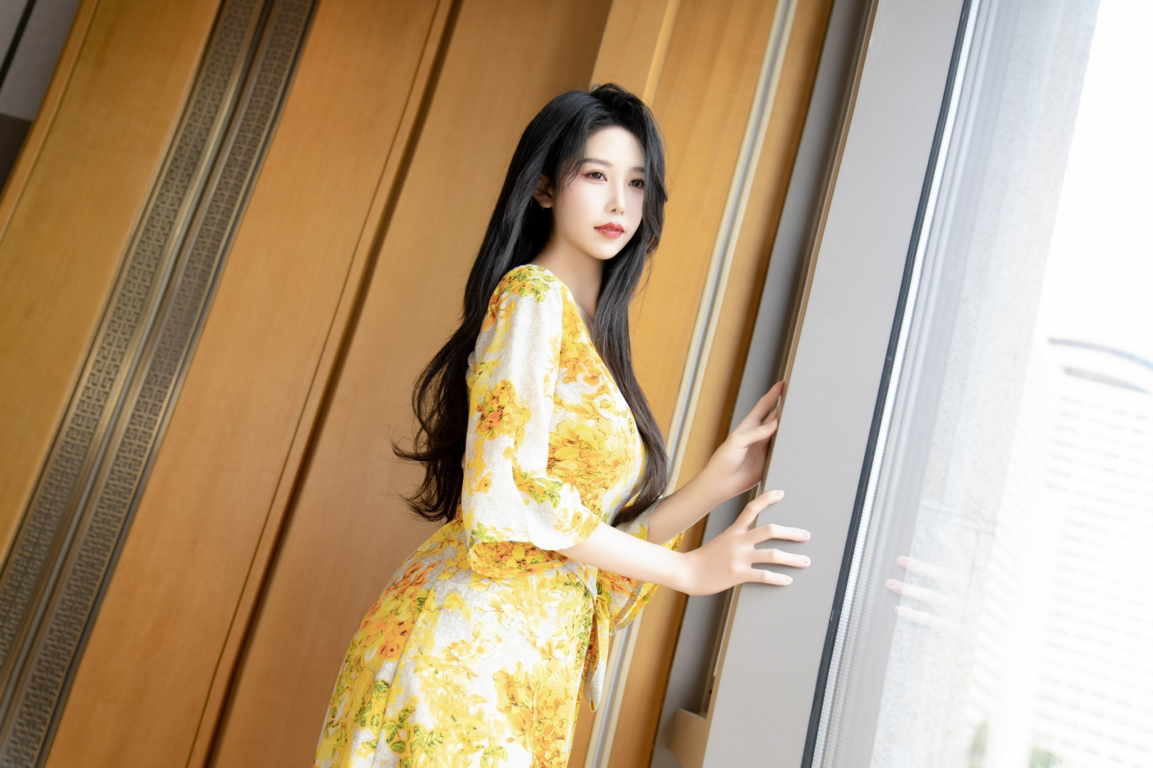 美媛馆模特闵妮情趣婚纱裸下体大阴帝bb写真