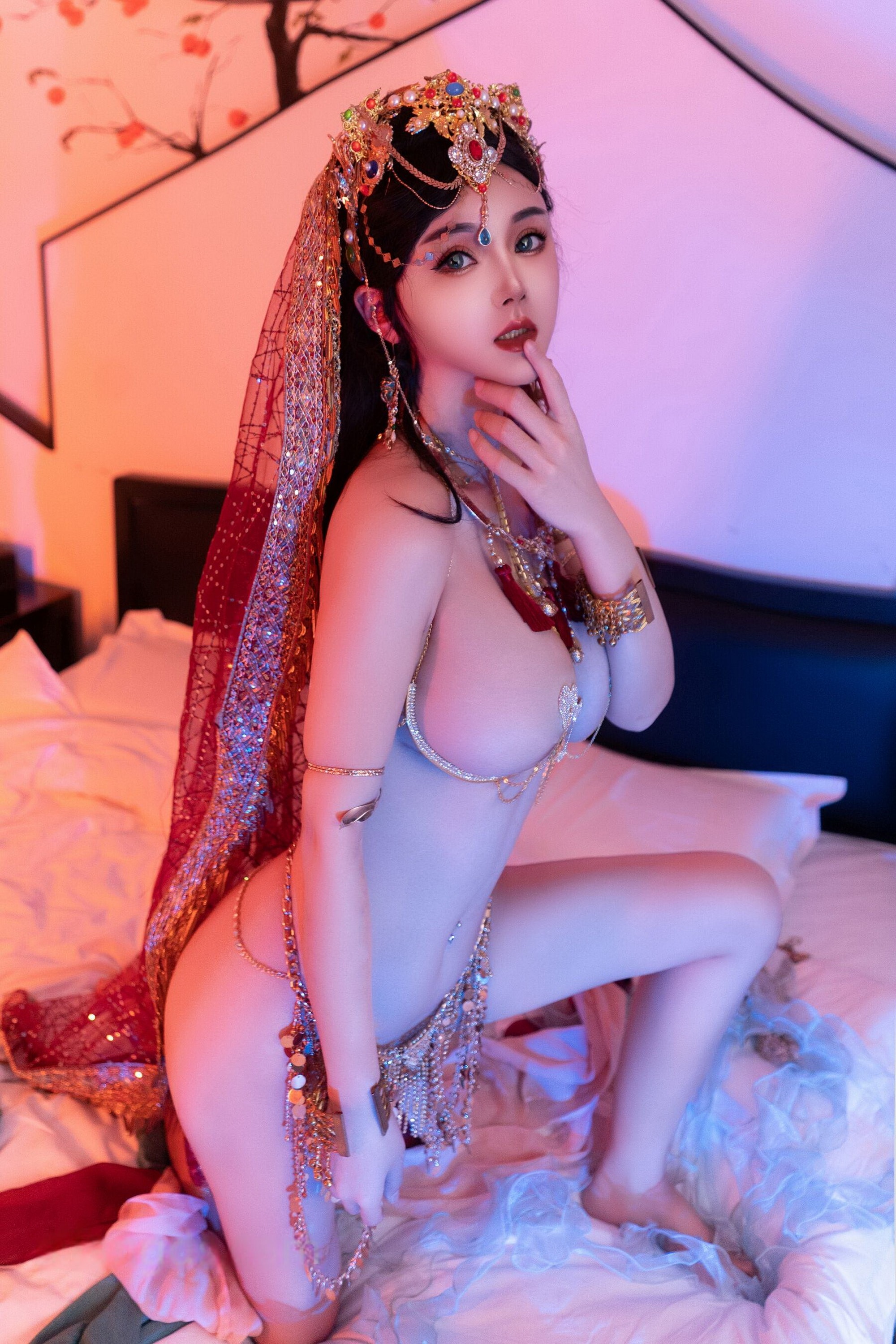 天空人体艺术软萌可爱学生妹点点大尺度裸胸照片