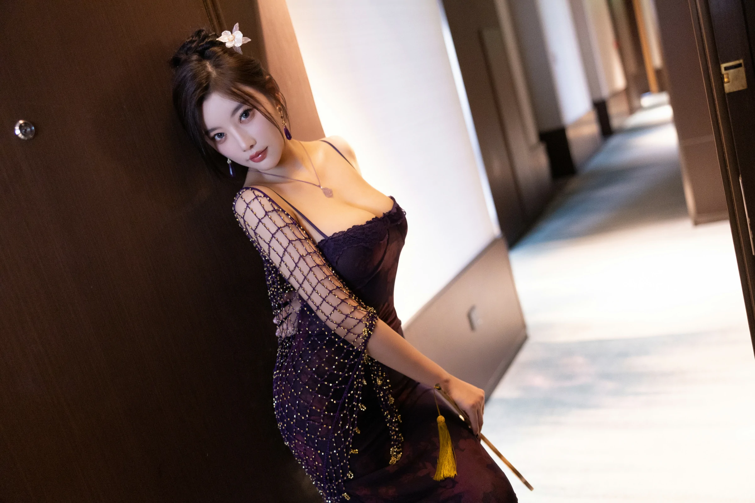 短发少妇米娅光滑白皙玉体女人光着全身照片免费观看