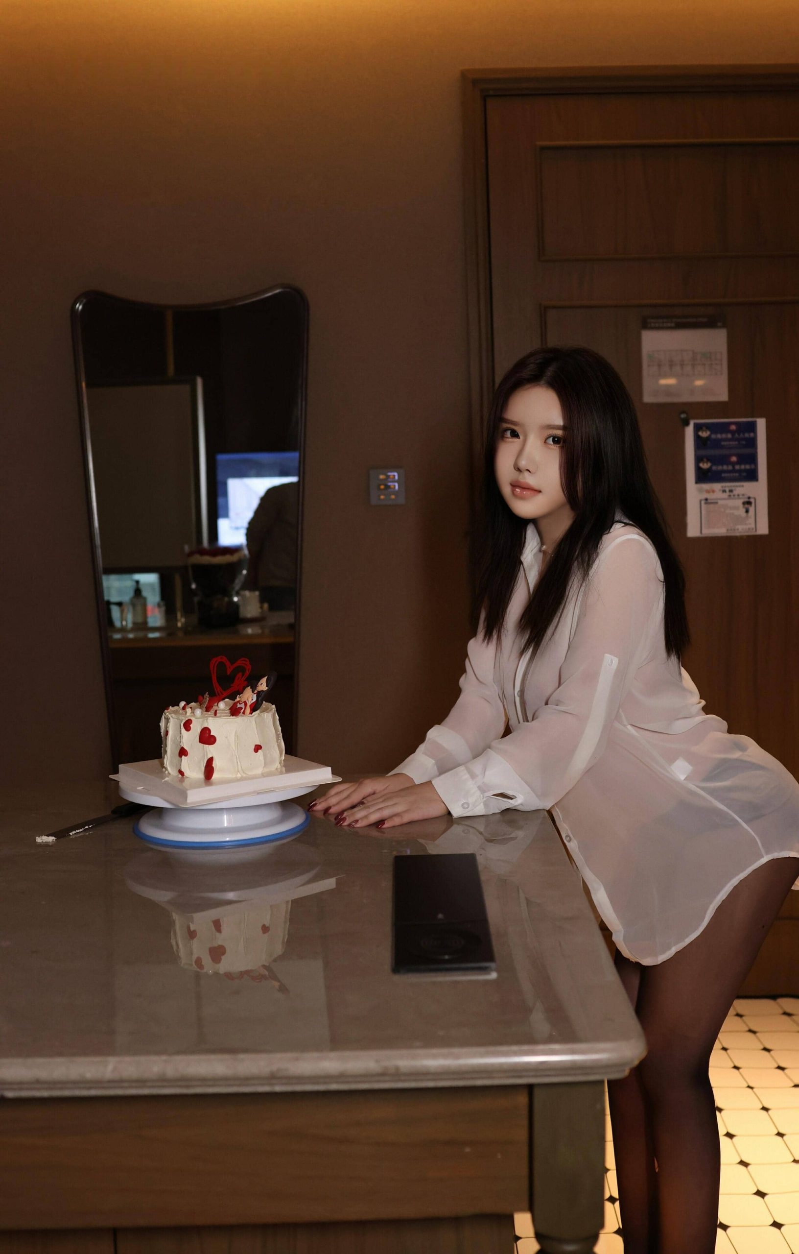 西西美女若兮高挑丝袜下体露毛bb诱惑