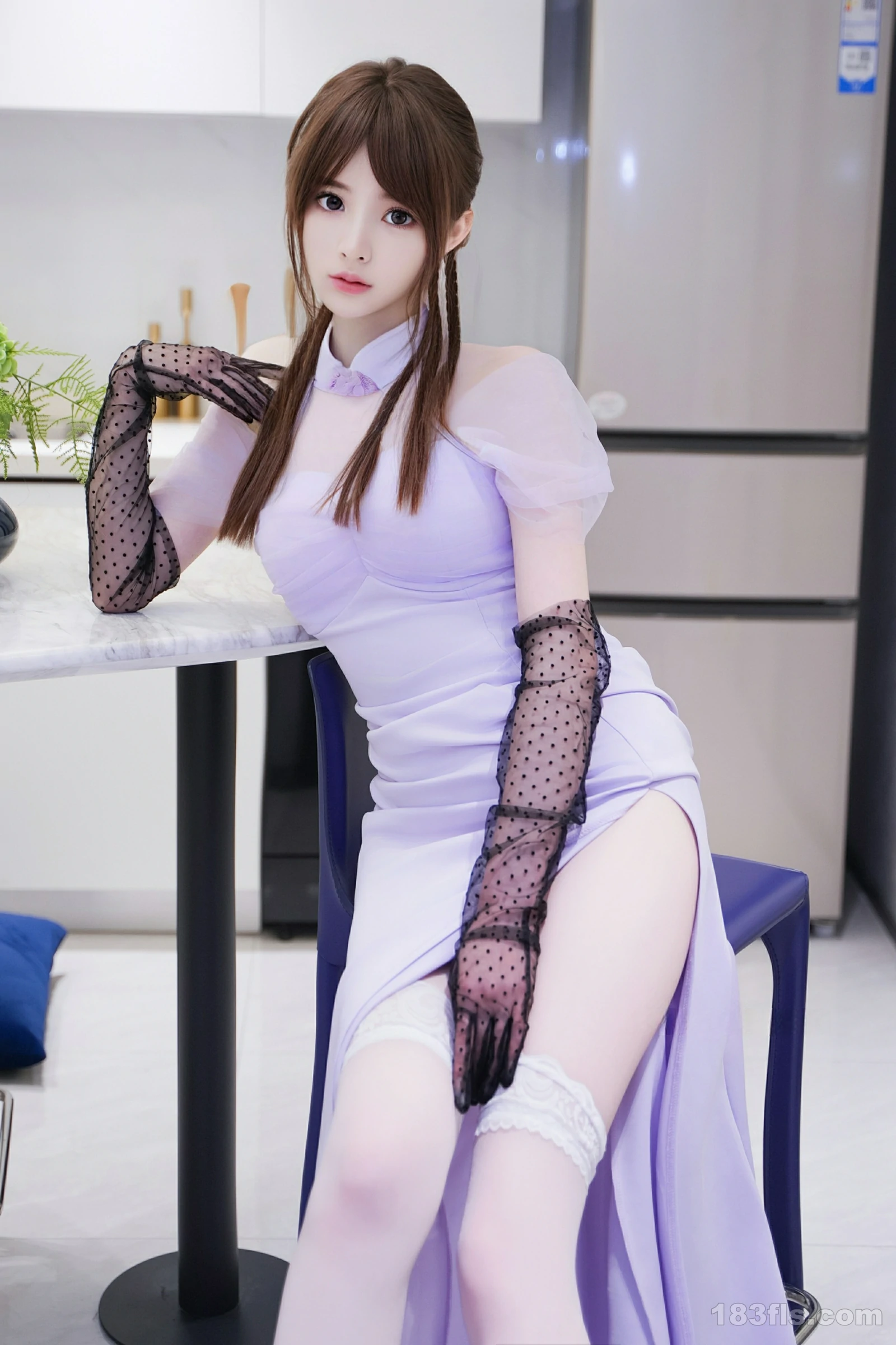 巨乳女神汤芳空姐制服2017沟沟女毛多阴部人体艺术写真 - 短剧被出轧的女人