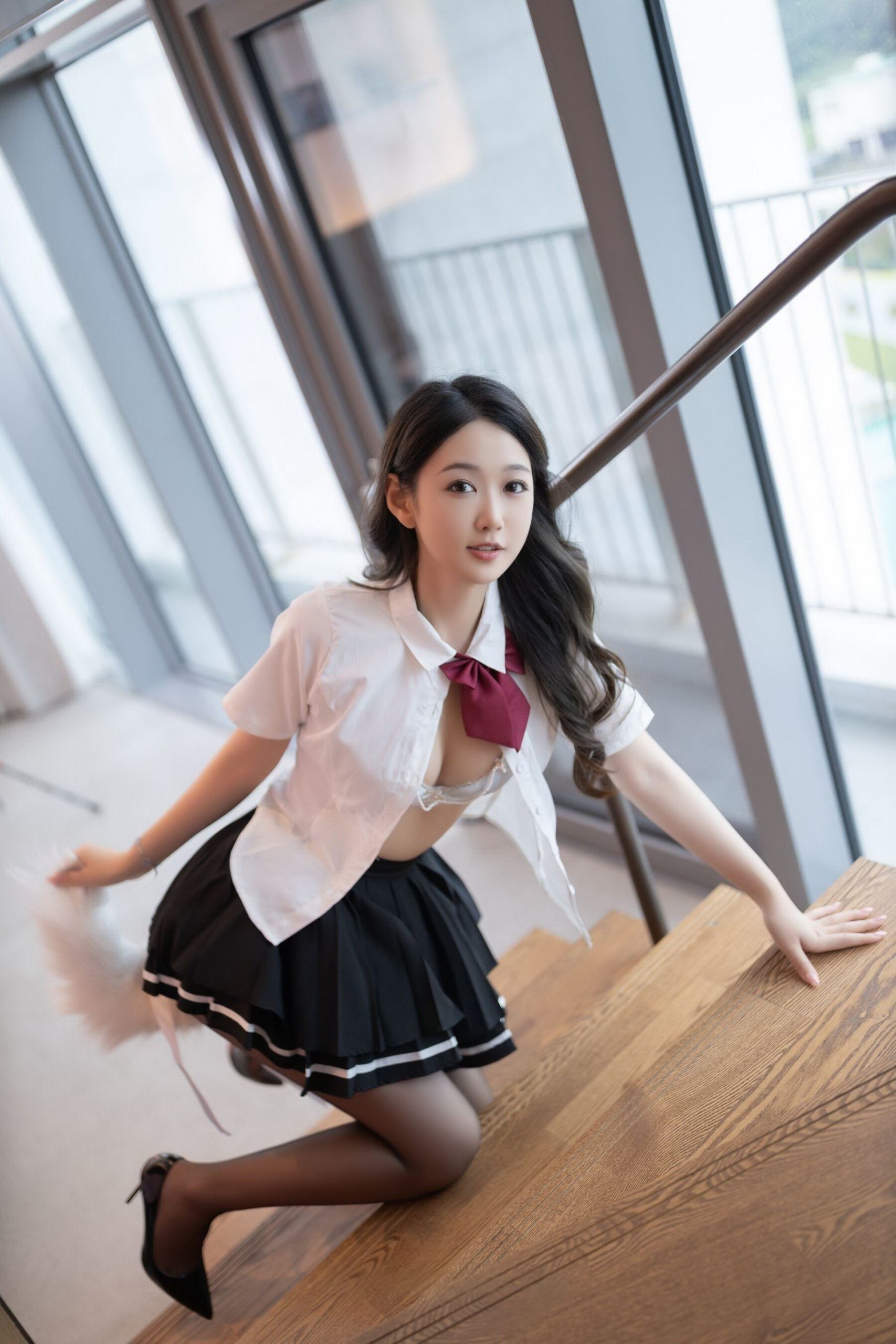 88艺术网混血肚兜美女哈拿床上全裸艺术人体写真