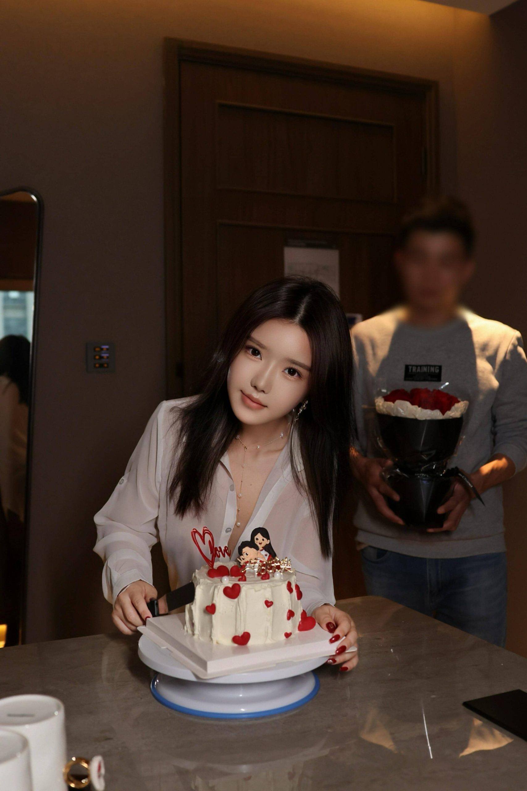 黑丝网巨乳美女妲己大胆人体18女的下面流水图片