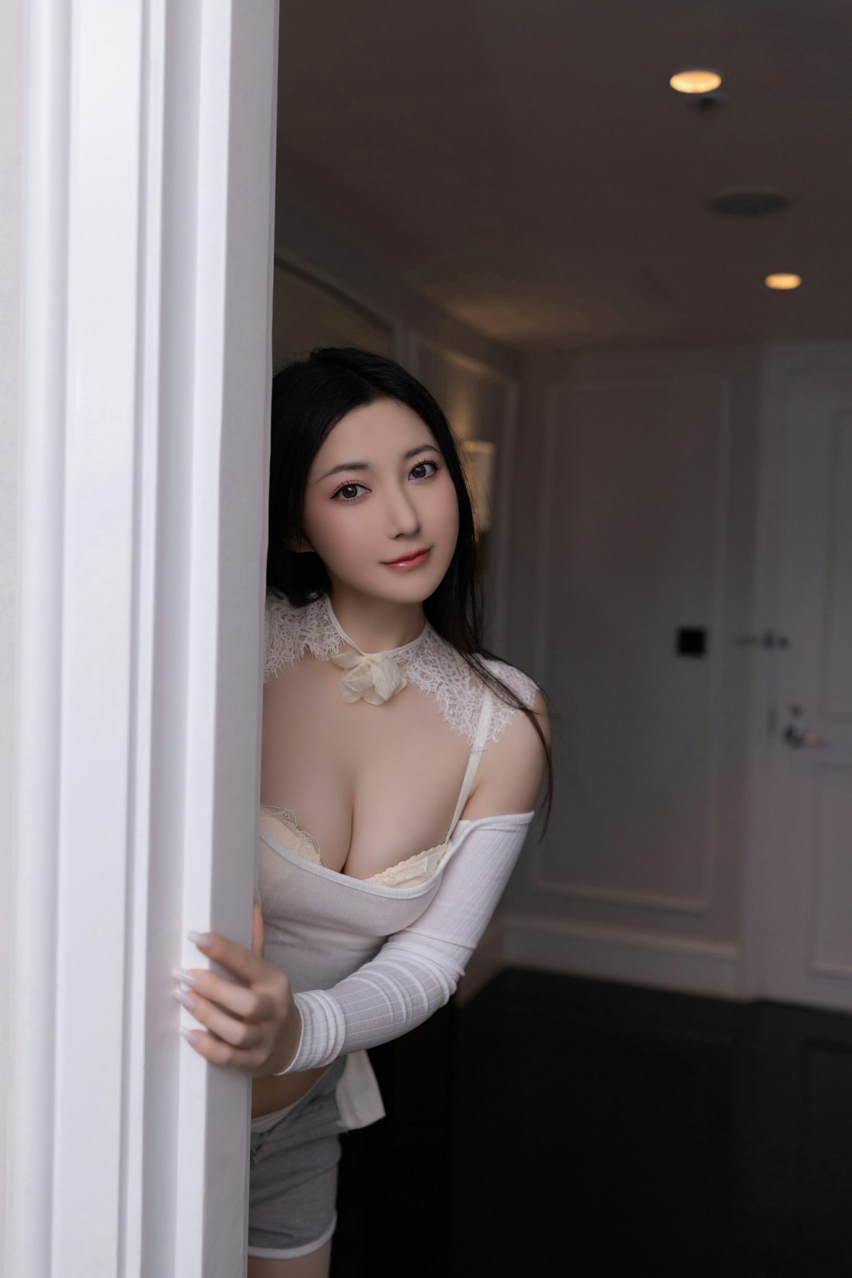 丰满裸胸美女徐微微巨大嫩乳露100%奶头的美女图片(20)