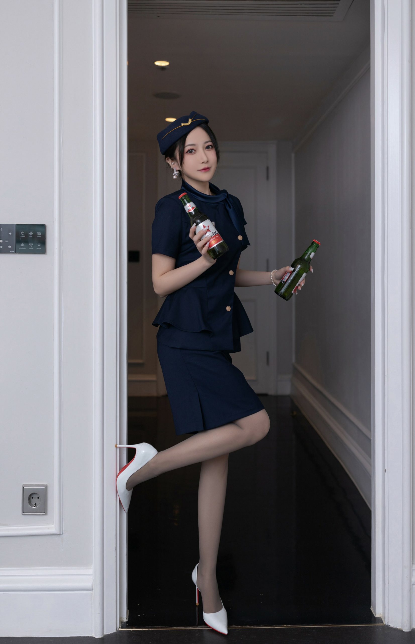 美女薄情馆无限看图 制服美女高清写真