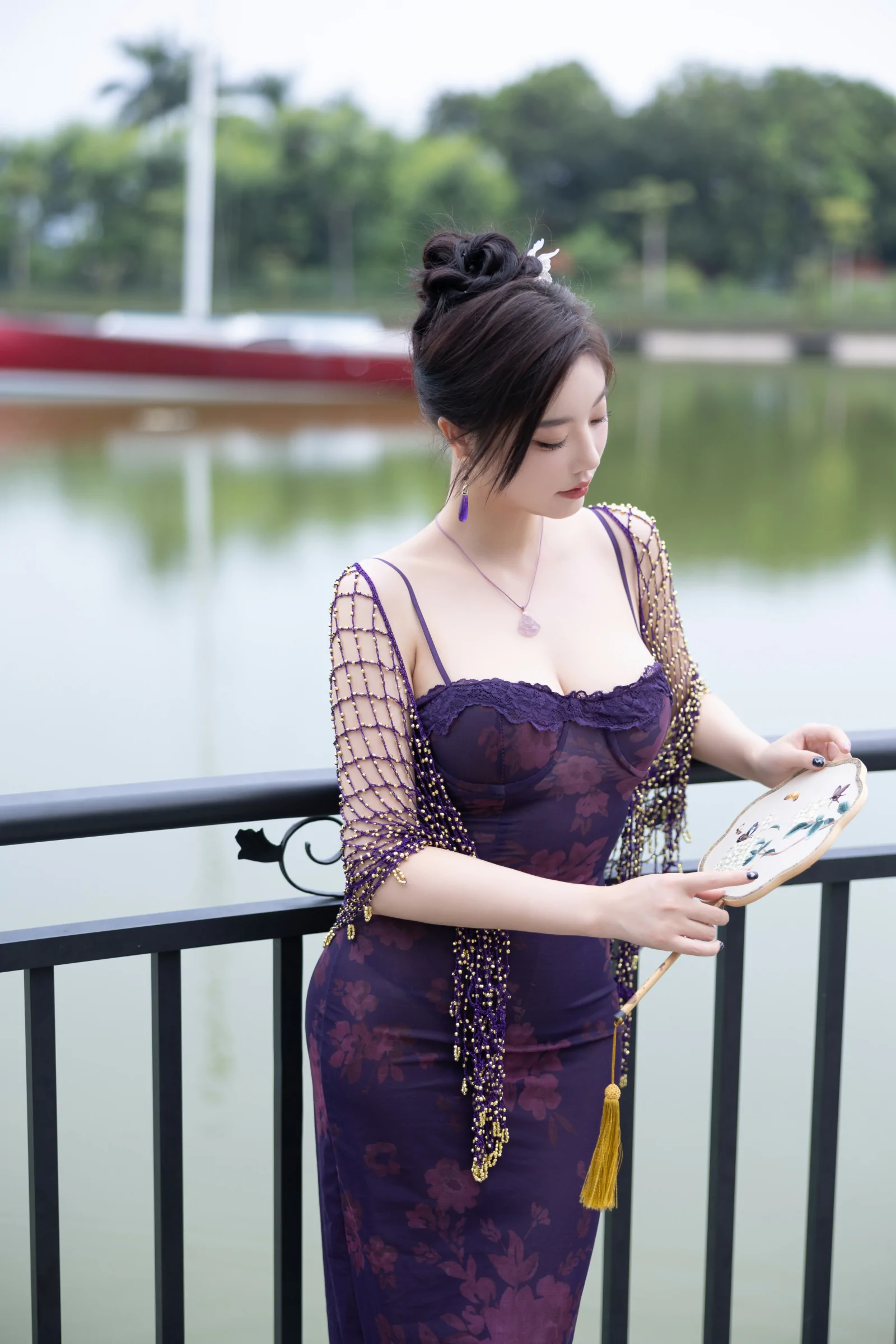 [爱尤物] 翘臀性感大胸美女杨子芯情趣内衣大胆撩人姿态(30)