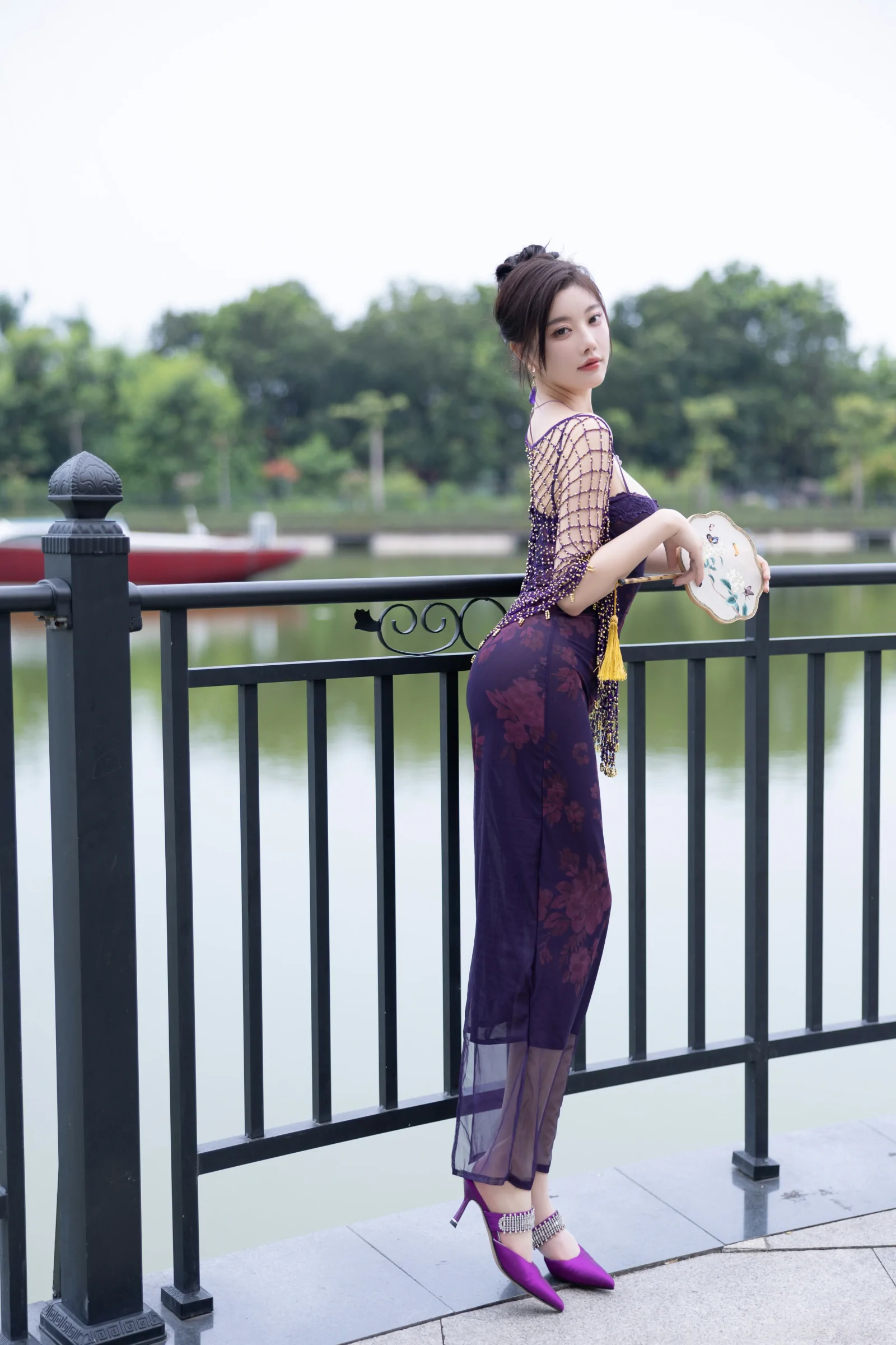 美女被虐吸奶动态图片 - 中文字幕無碼挑逗