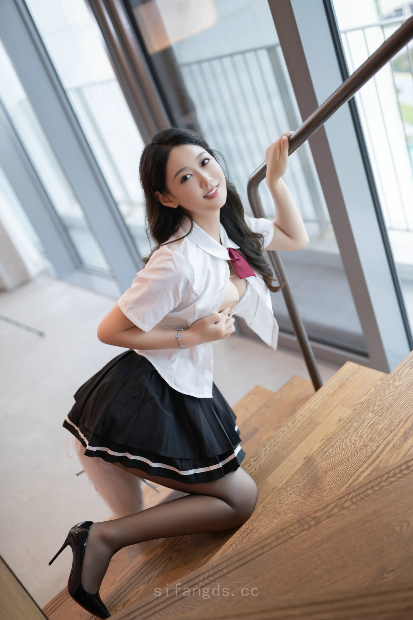 黄色搞笑图片估计有很多这样的SB吧 - 和寫真女友相似