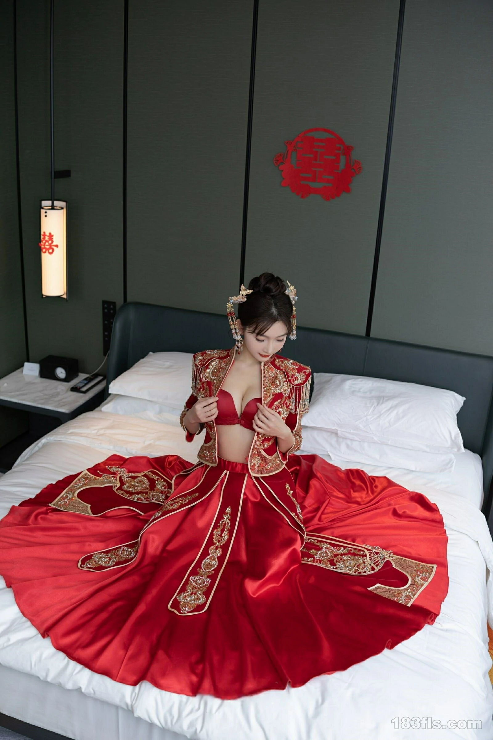 全身无赤裸裸美女妲己大胆内衣白嫩胴体套图超市(20)