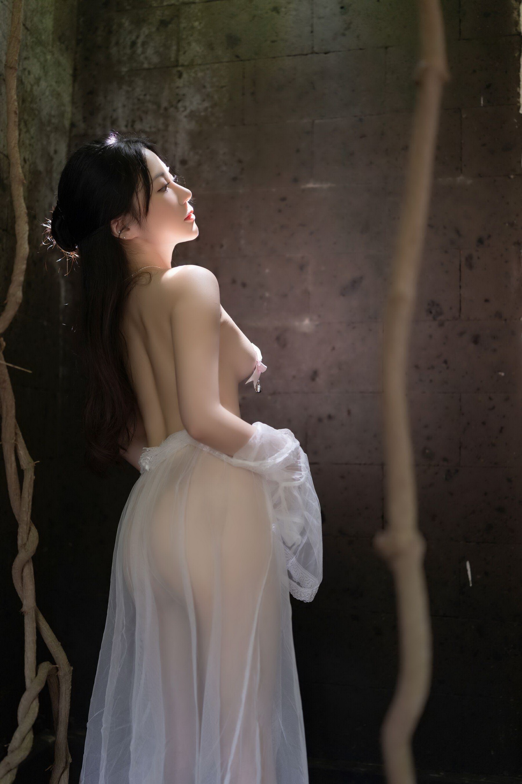 亚洲撩人嫩模徐微微全裸真人女性露p毛的高清图片(30)