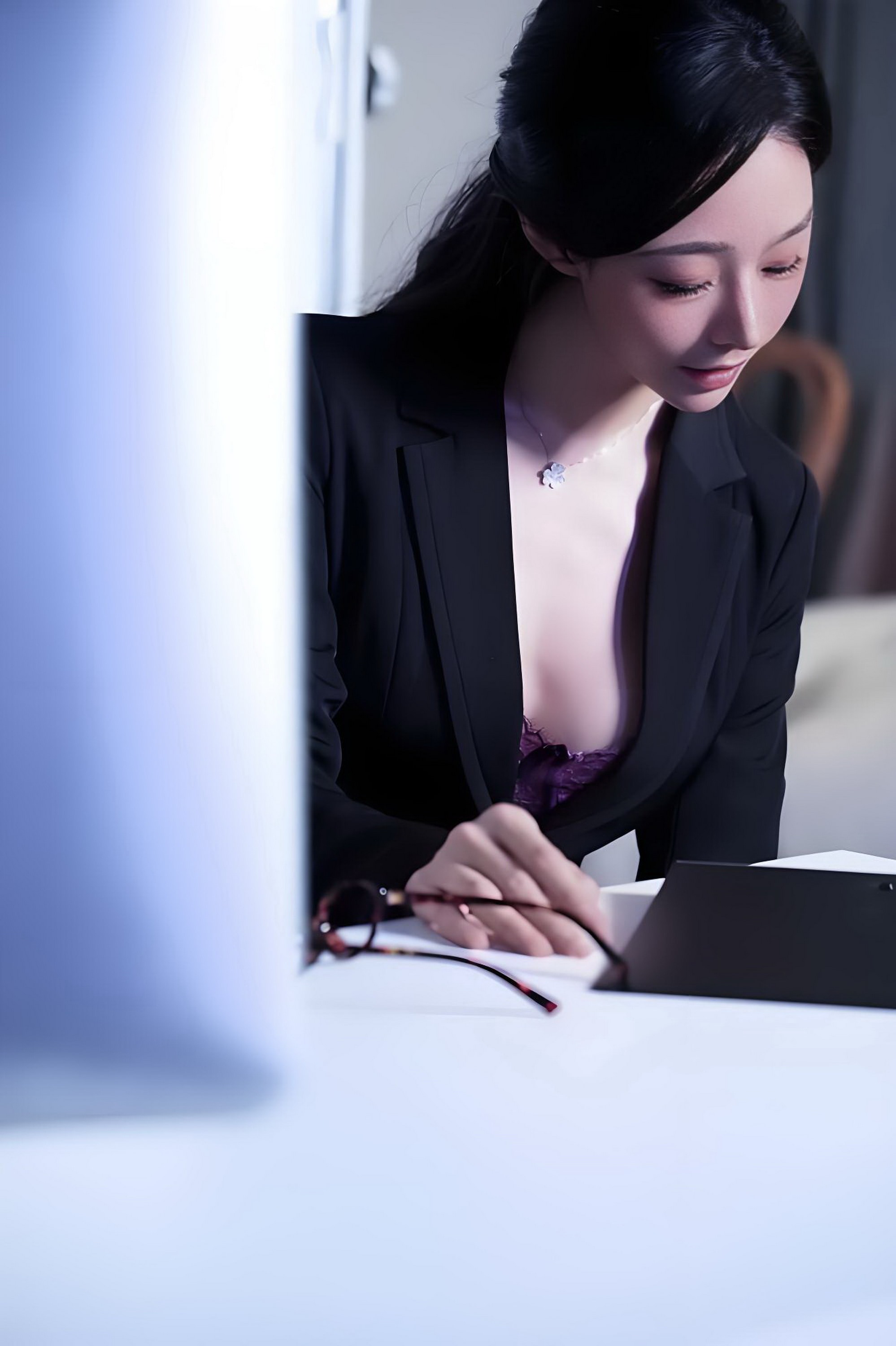 【爱人人体艺术】白虎美女黛蓓琪嫩b大白腚色图 - 獨家泄密 中學女生