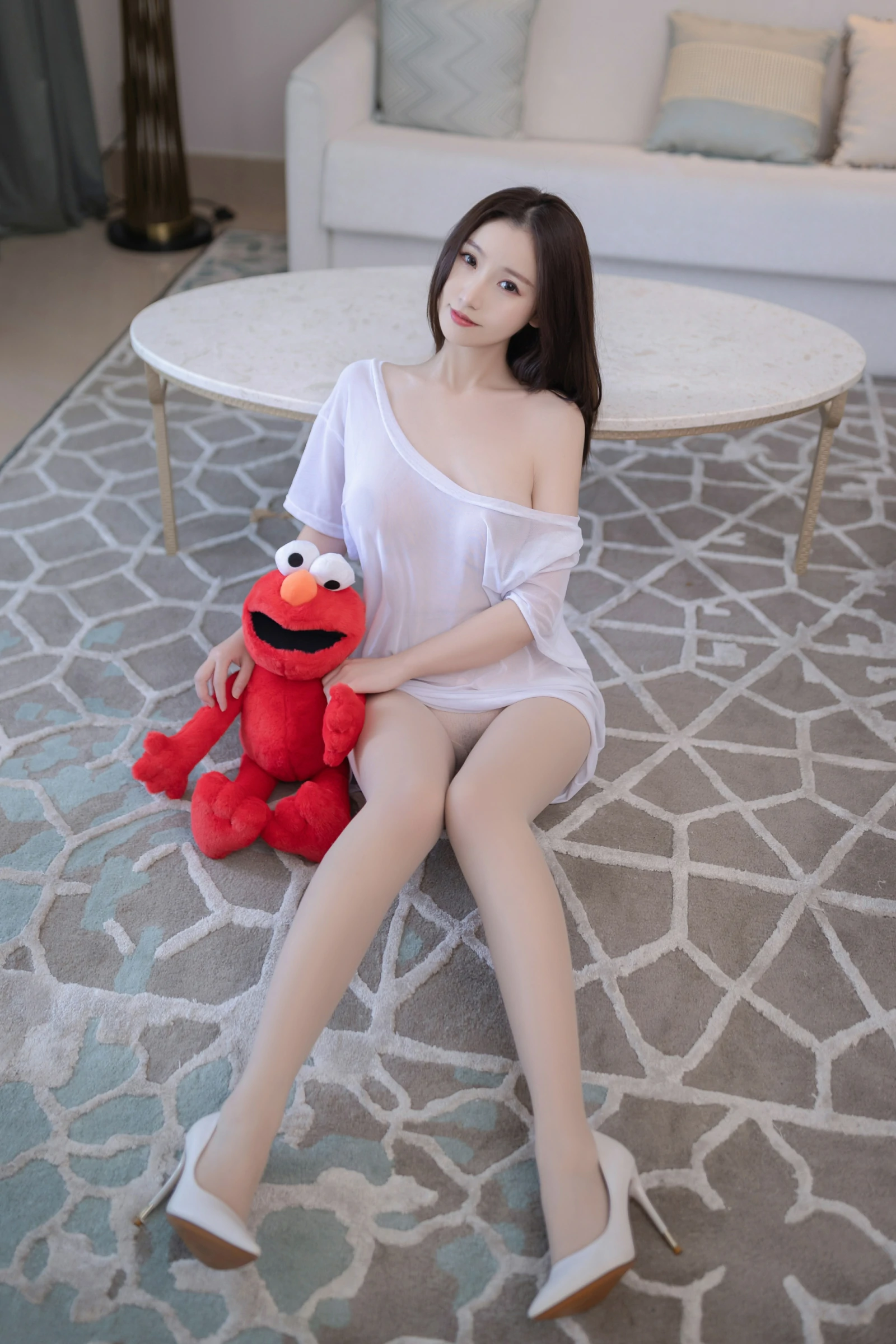 51妹子图眼镜美女陌子Mandy黑丝女人下部裸露无遮挡图(2)