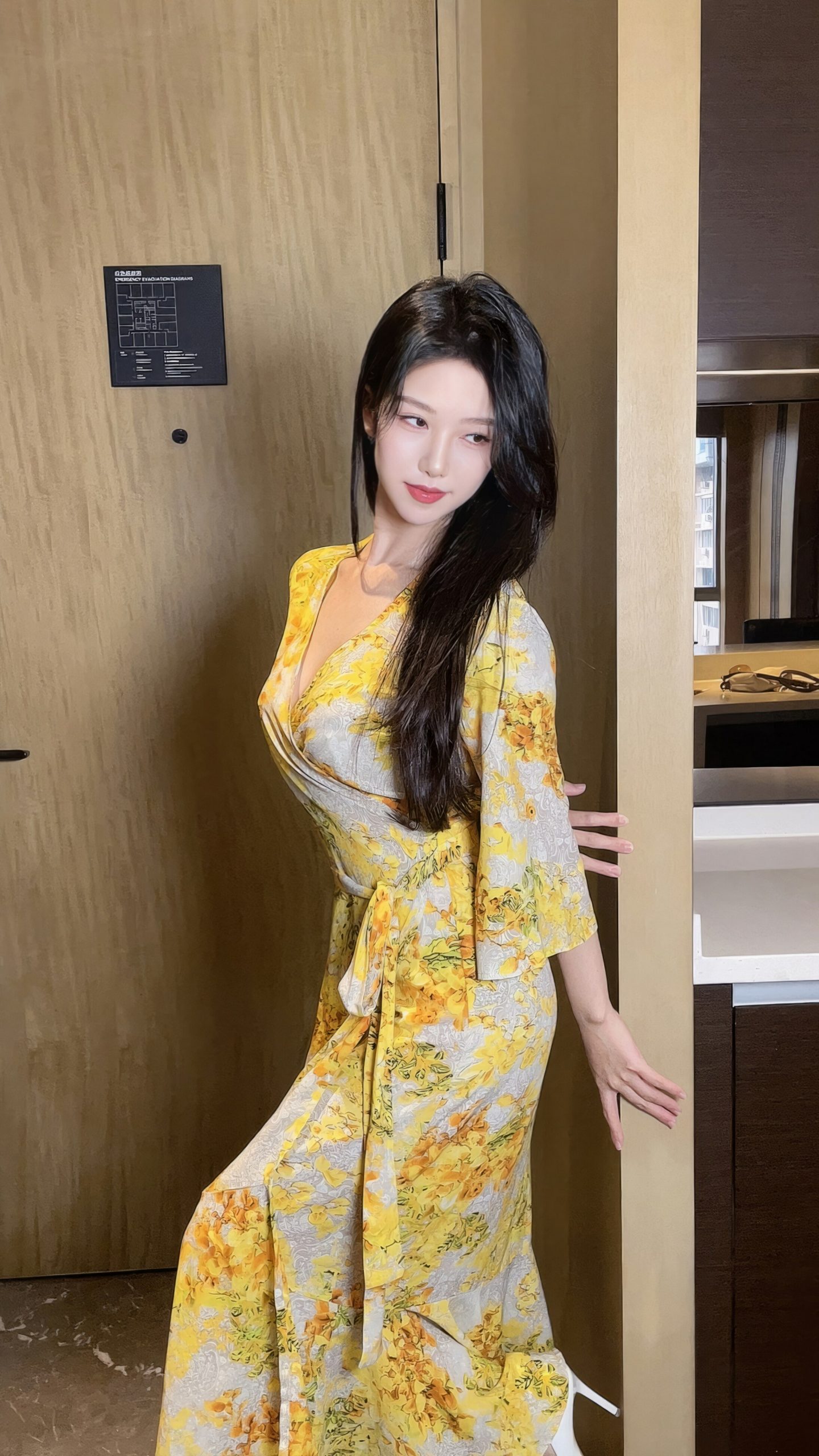 惊艳美女嫩模大胆全裸出镜