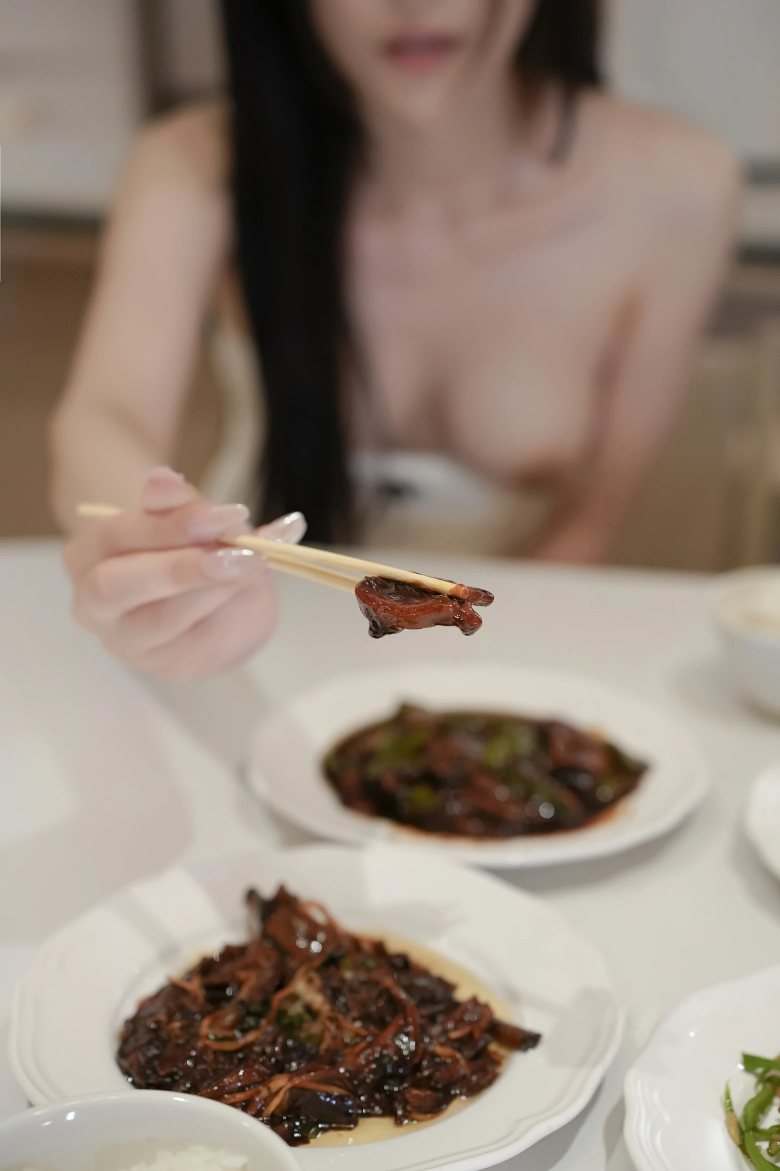 丰满身材软妹子美女宅兔兔床上裸身大乳图片大全