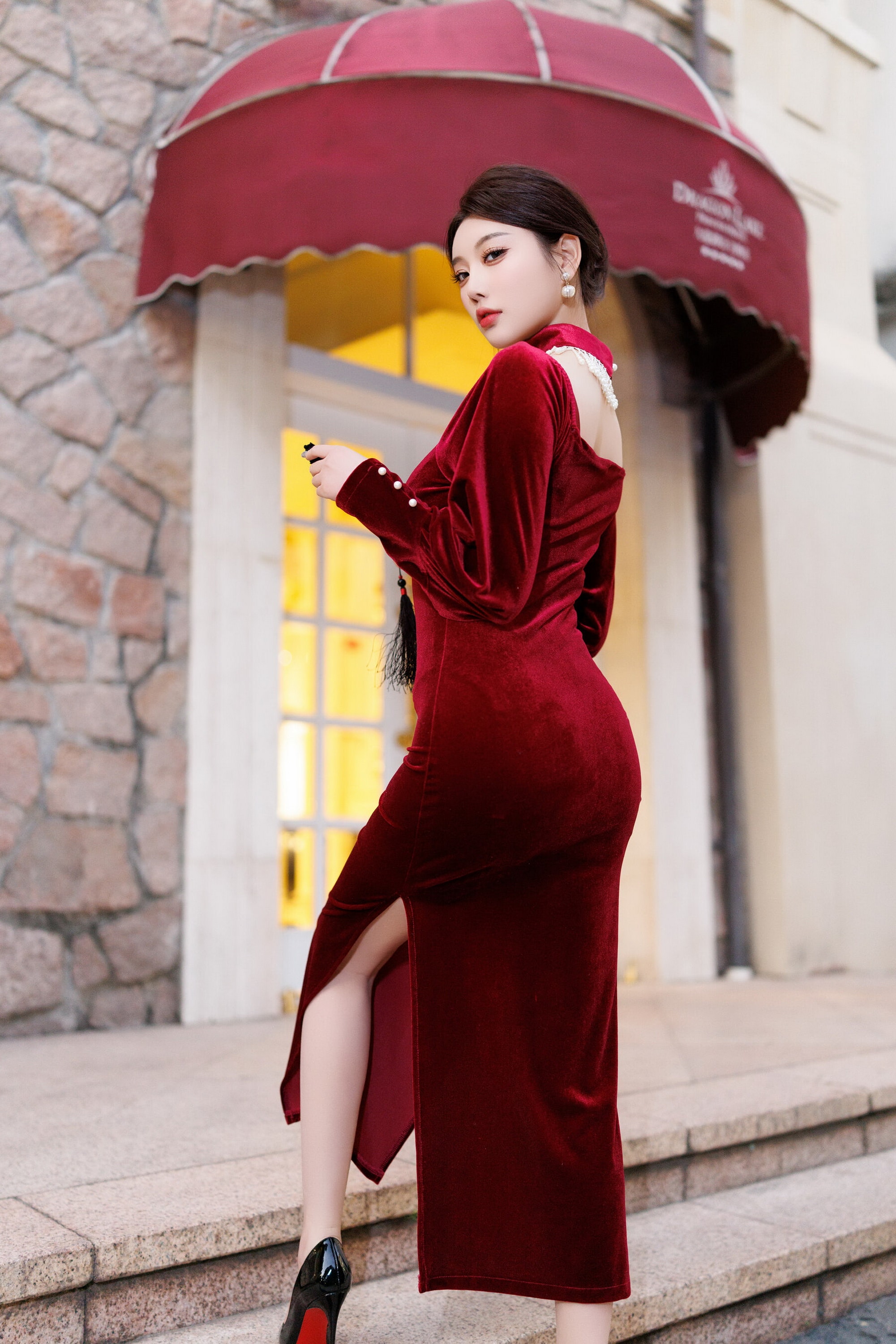 88艺术网混血肚兜美女哈拿床上全裸艺术人体写真 - 电玩城偷拍抄底姐妹花裙下女同