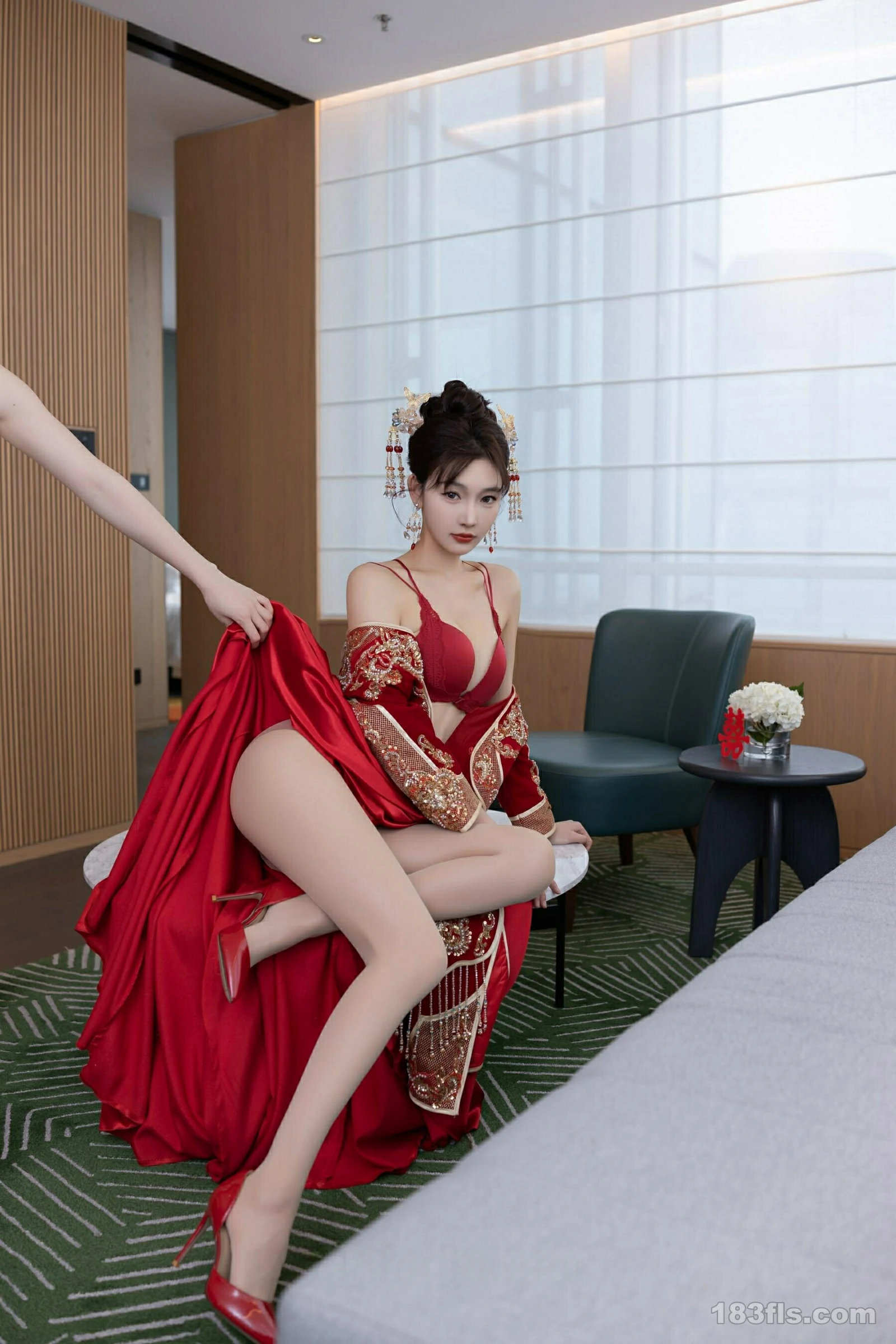 诱人小娇妻丹丹两腿内侧黝黑美鮑人体极品写真 - 美乳森