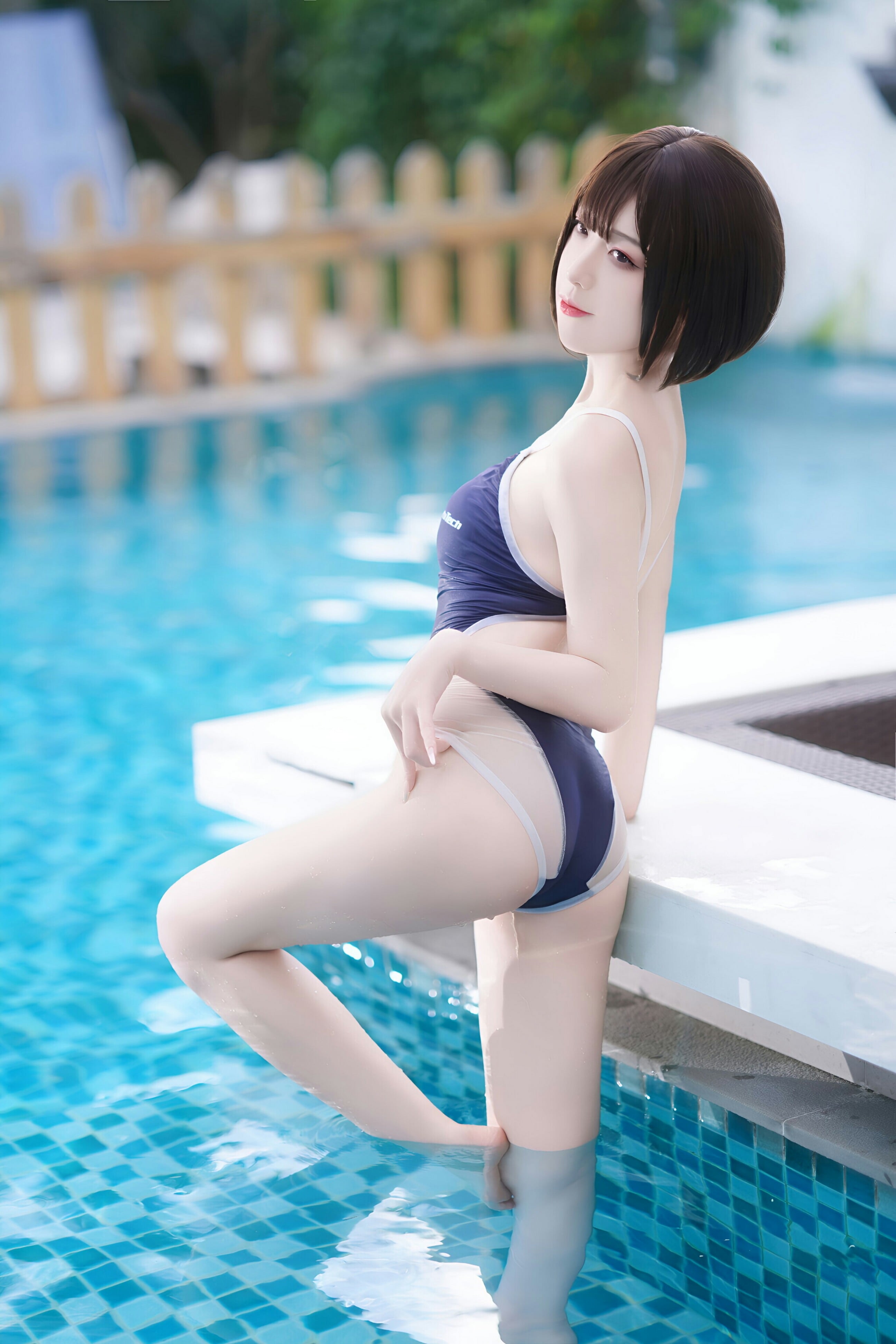 90后美胸嫩模和服露沟魅惑写真