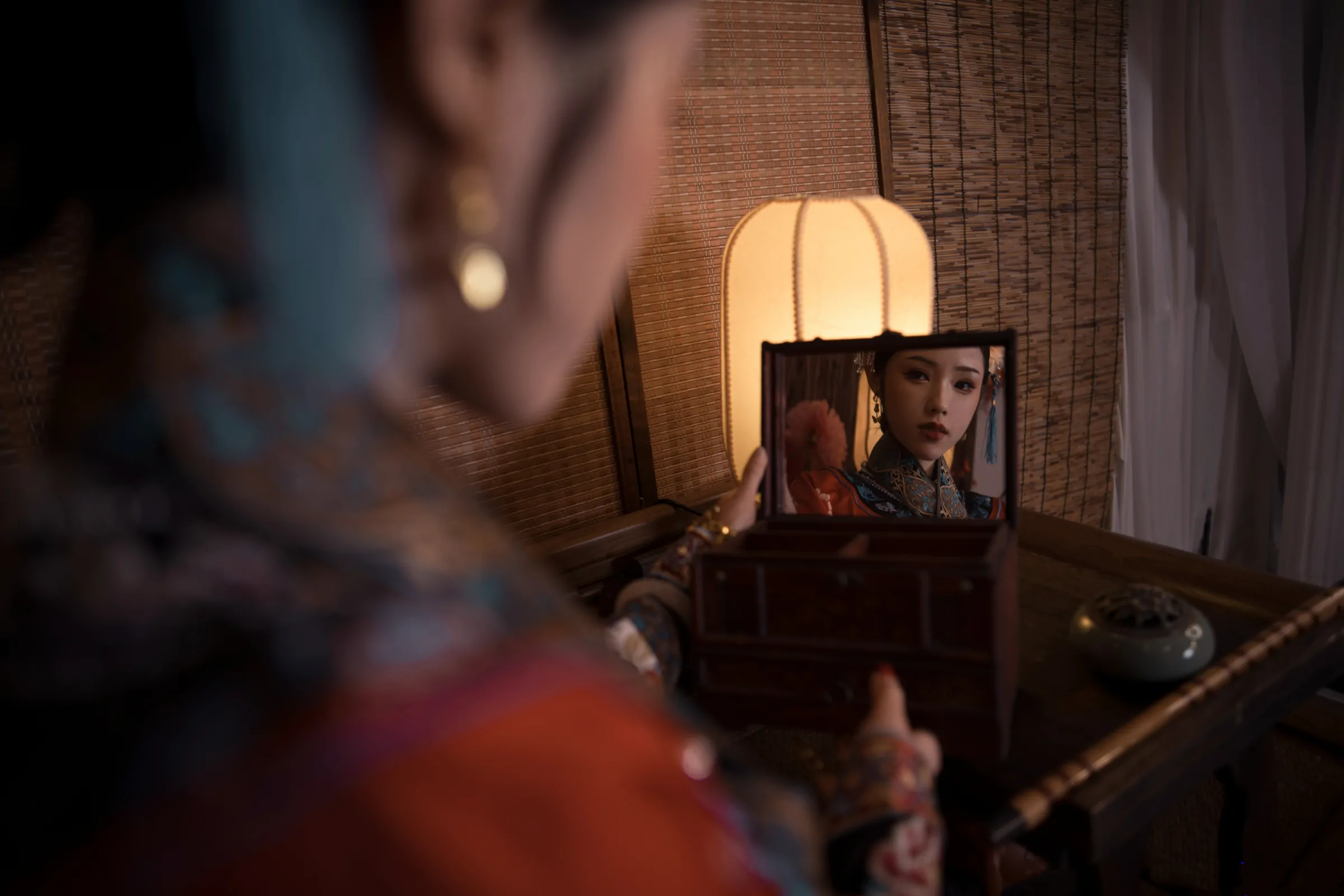 大胸模特妲己下体全裸露禁区浴室泡泡屁沟自慰图片