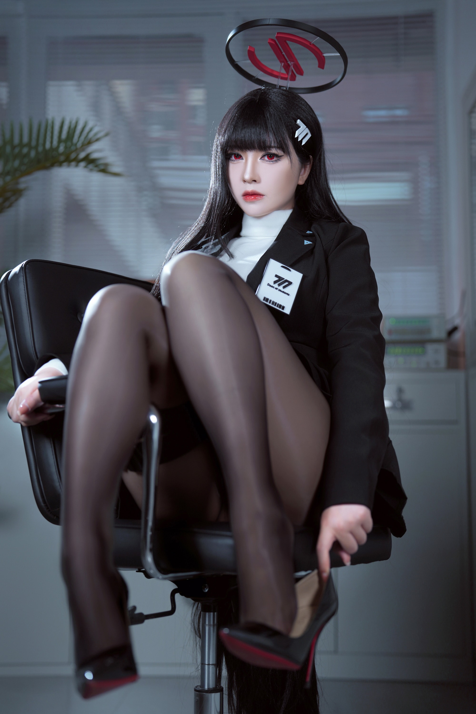 [爱尤物]珞可可真空超级巨乳正面掰阴给你看私房写真