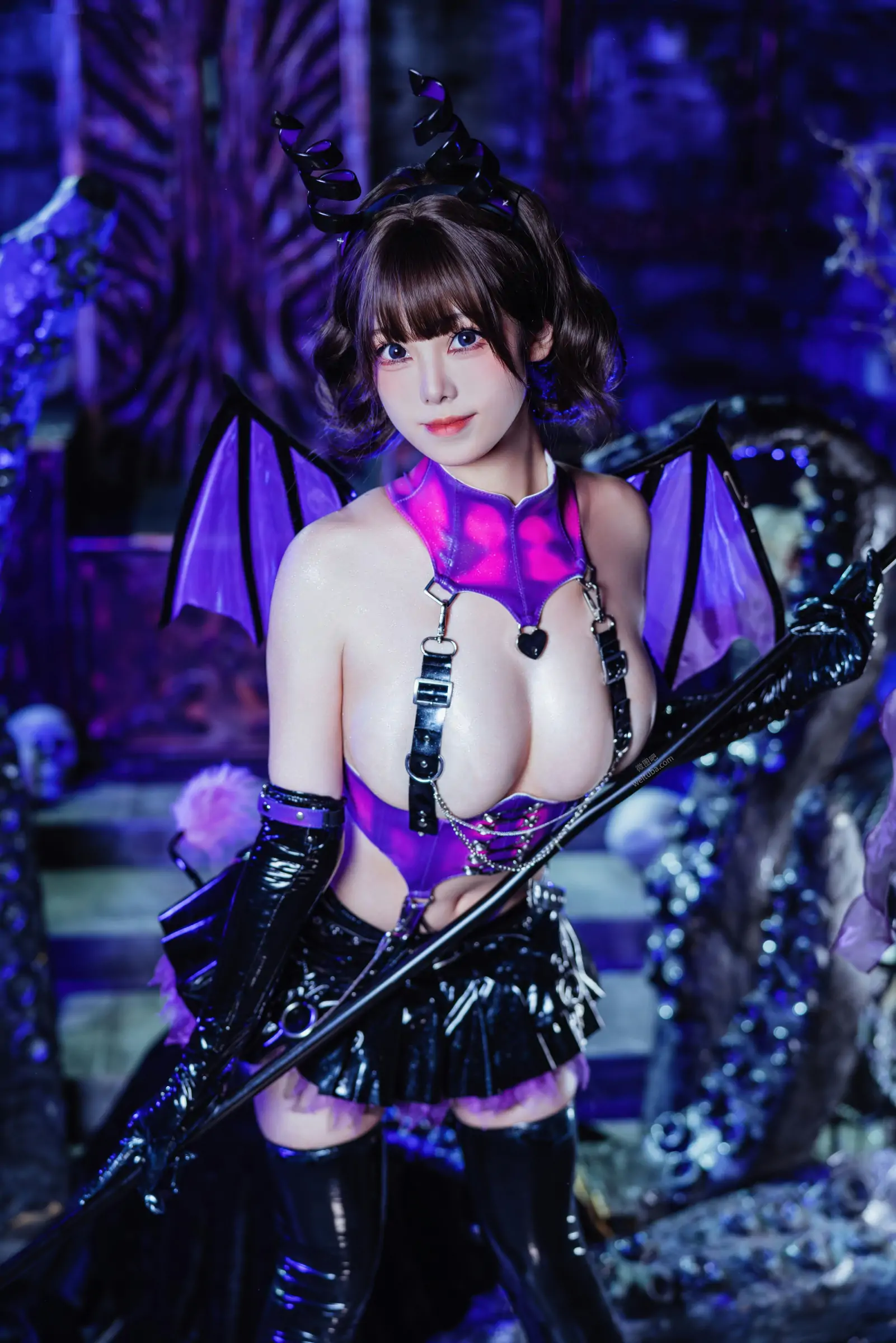 日本90年代巨乳美女吉田里深大尺度诱人写真